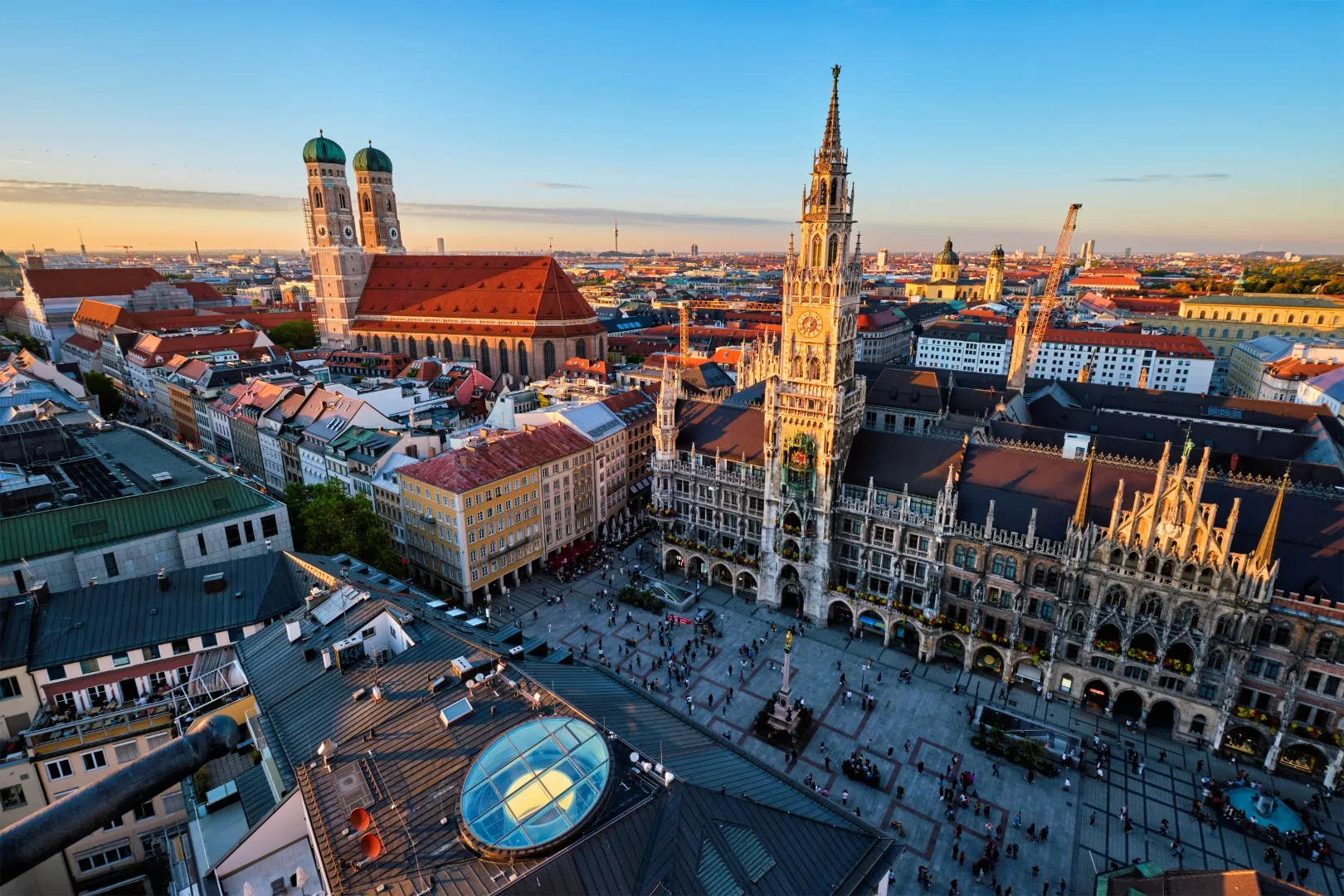 Pogled na Munich ob sončnem zahodu