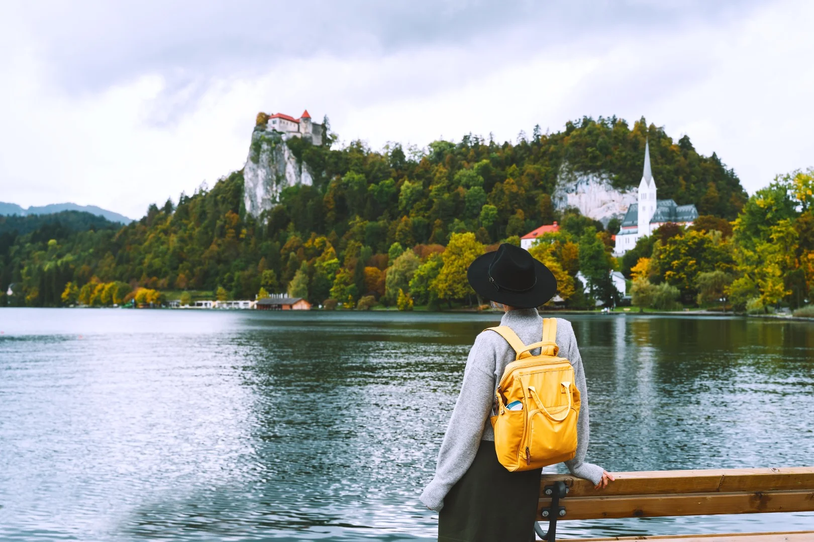bled-slovenija-jezero-pogled-dvorac-magni-fic-19-5-26.webp