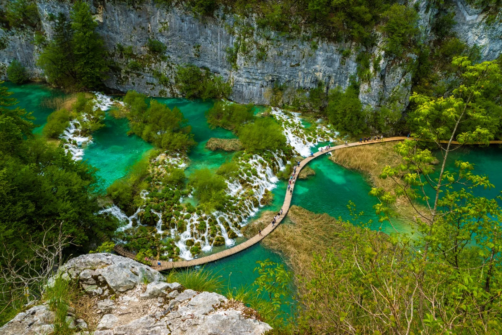 plitvice-plitvicka-jezera-nacionalni-park-izlet-bus-free-pik-22-4-25.webp