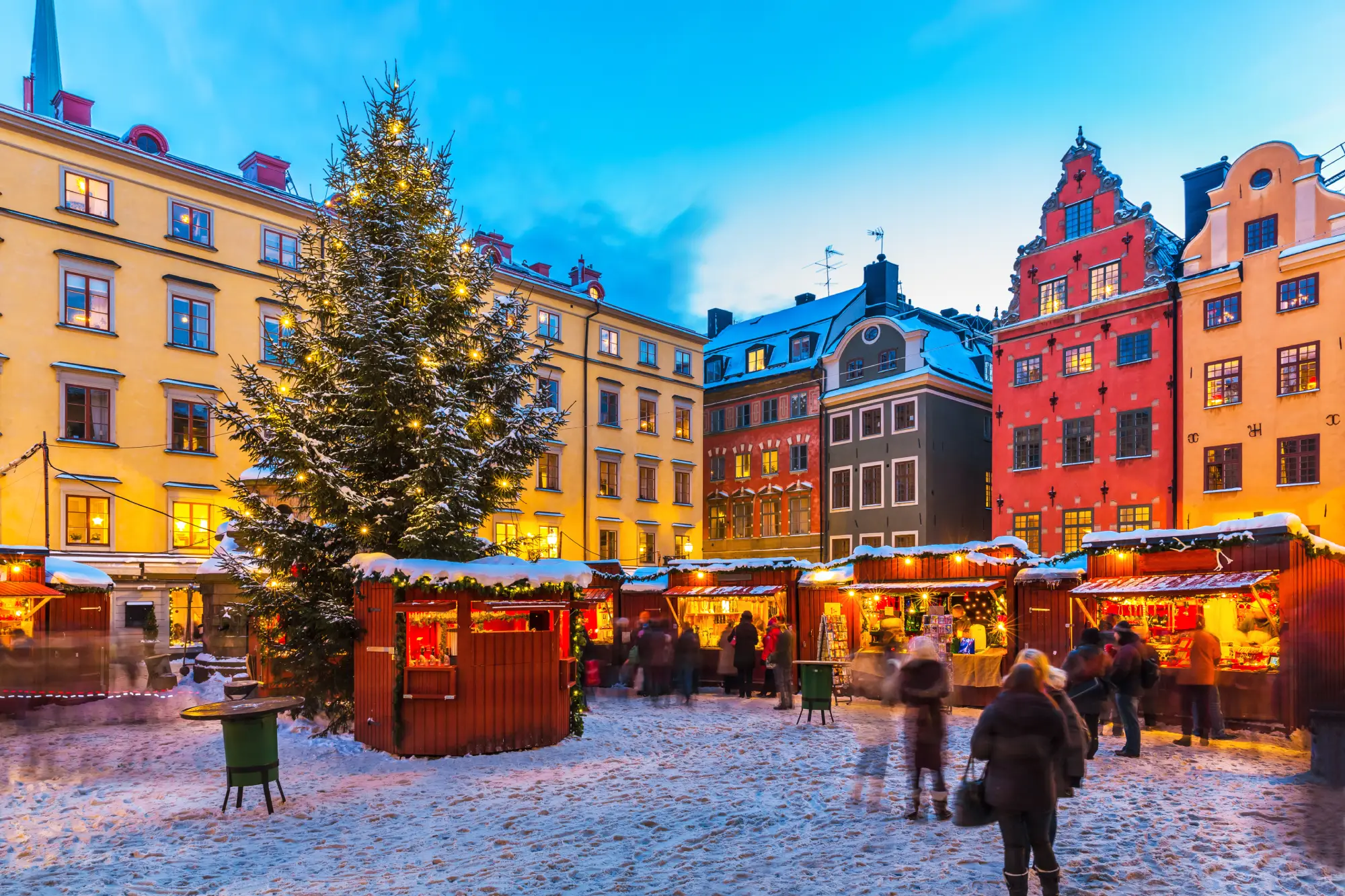 Božični sejem na trgu Stortorget v starem mestnem jedru Gamla Stan v Stockholmu.