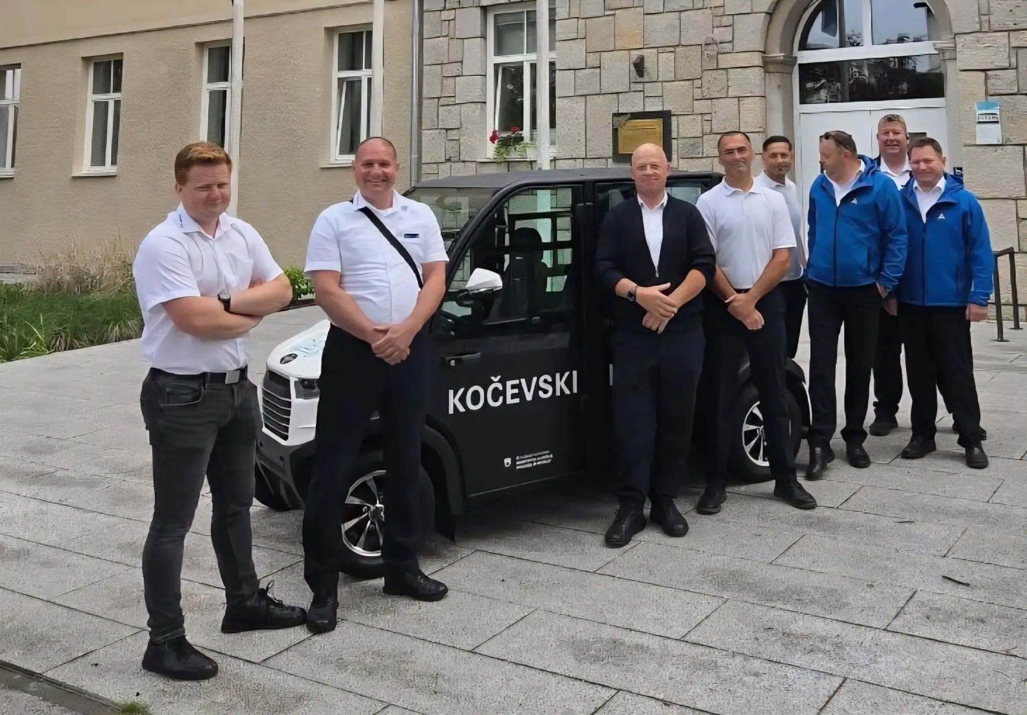 Ekipa ob predstavitvi projekta Kočevski kavalir, brezplačnega prevoza za starejše in gibalno ovirane.