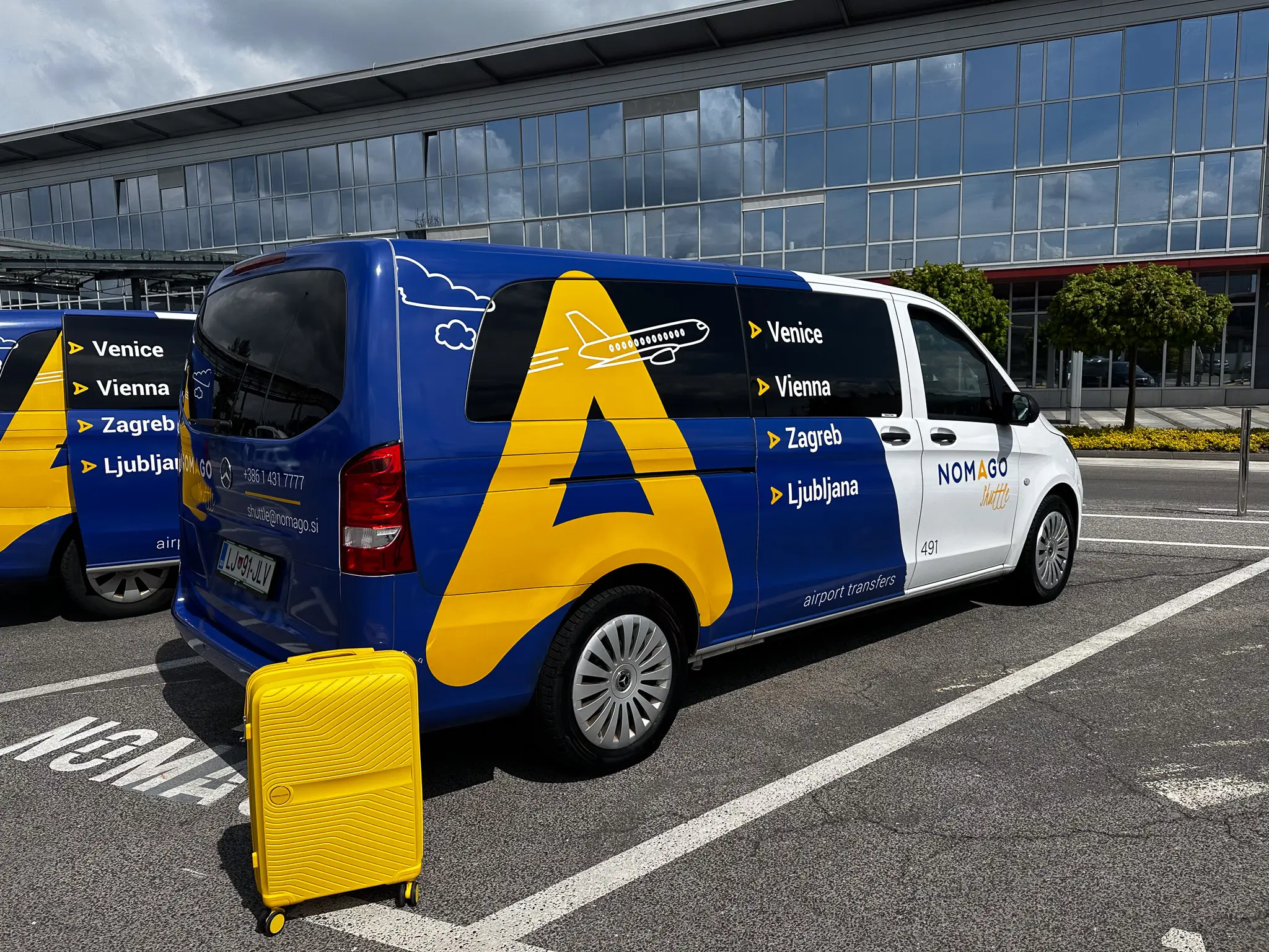 Nomago shuttle vozilo za letališke transferje Ljubljana Zagreb Benetke