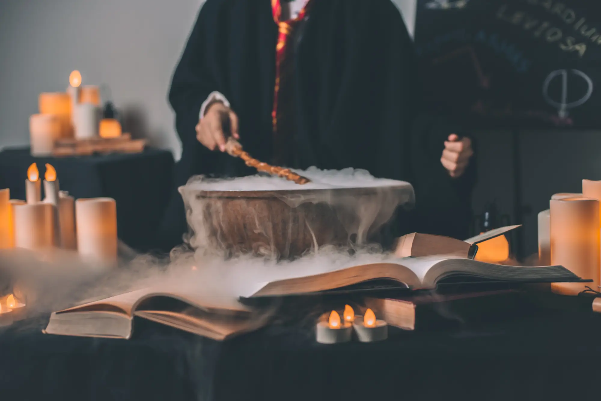 carovniski-kotel-caranje-harry-potter-unsplash.webp