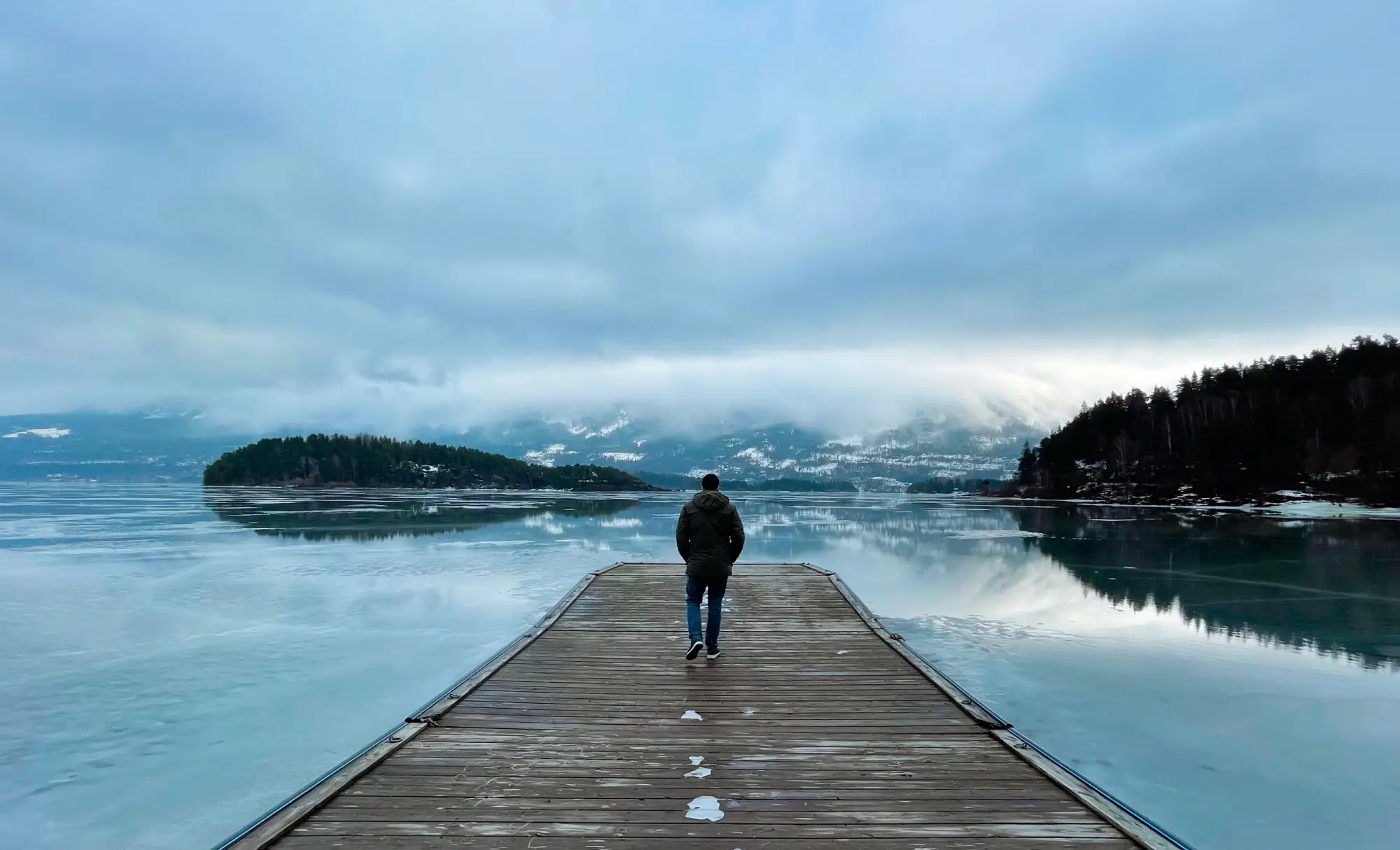 slow-travel-miren-oddih-v-naravi-pexels-01072026.webp