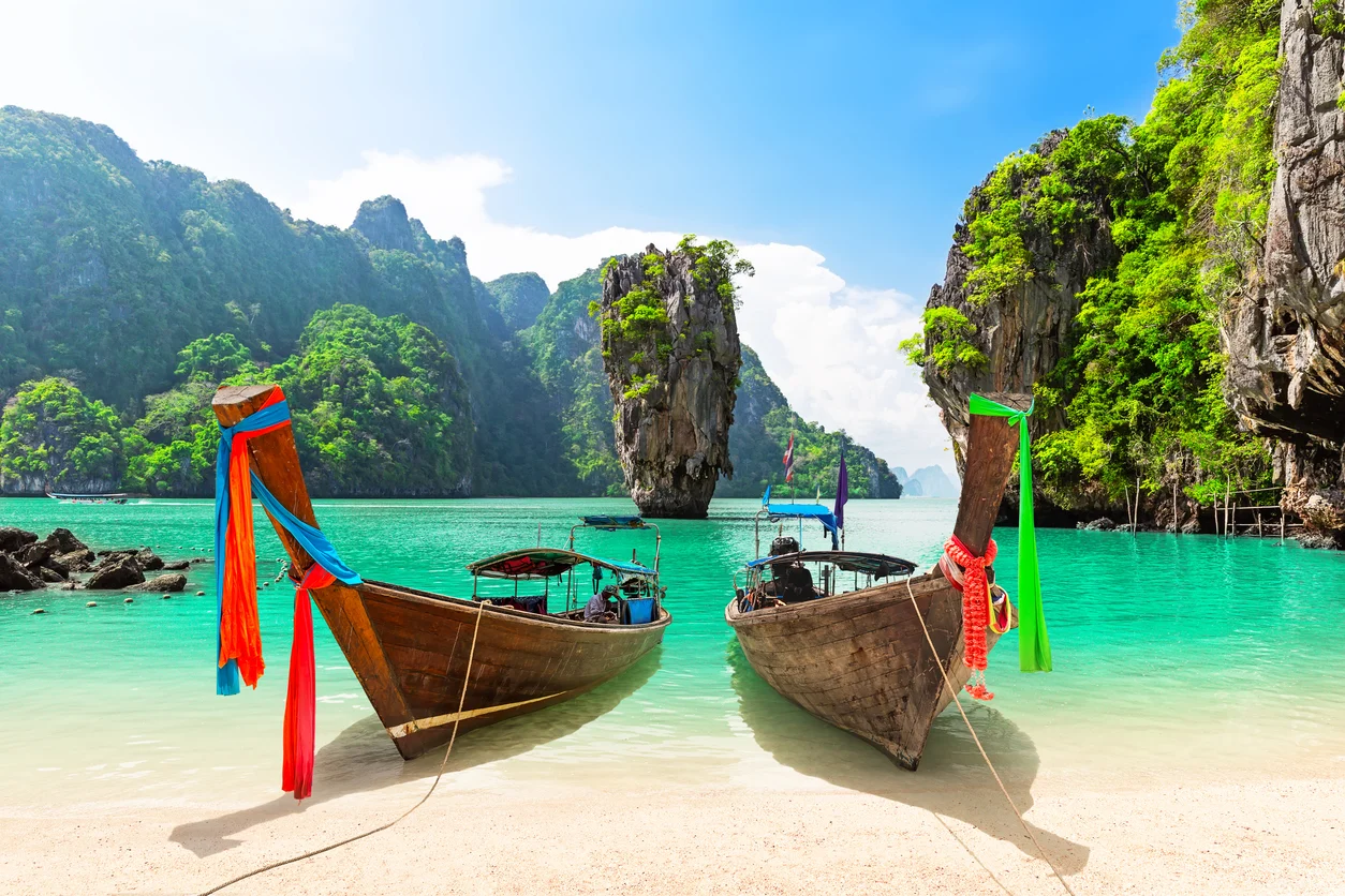 bond-beach-phuket-tajska-iS-09102026.webp