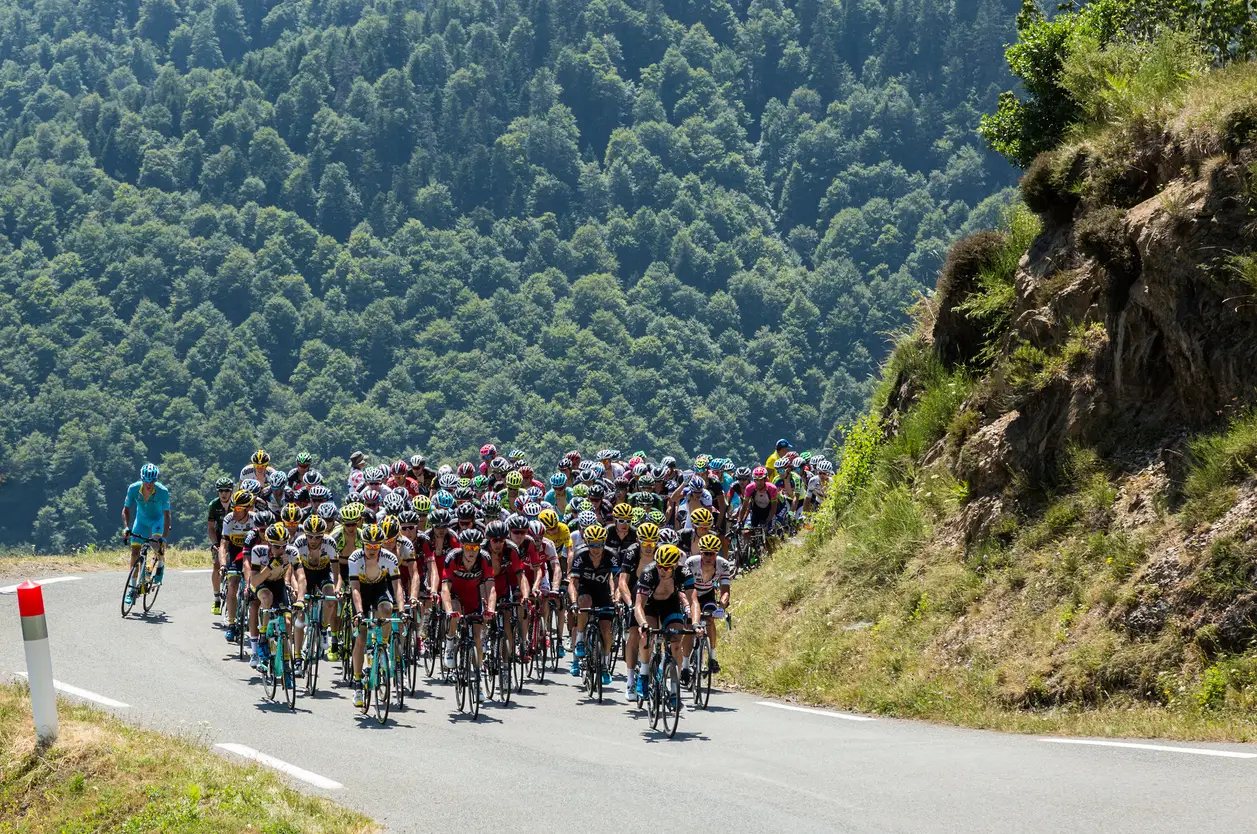 Kolesarka karavana na etapi Tour de France