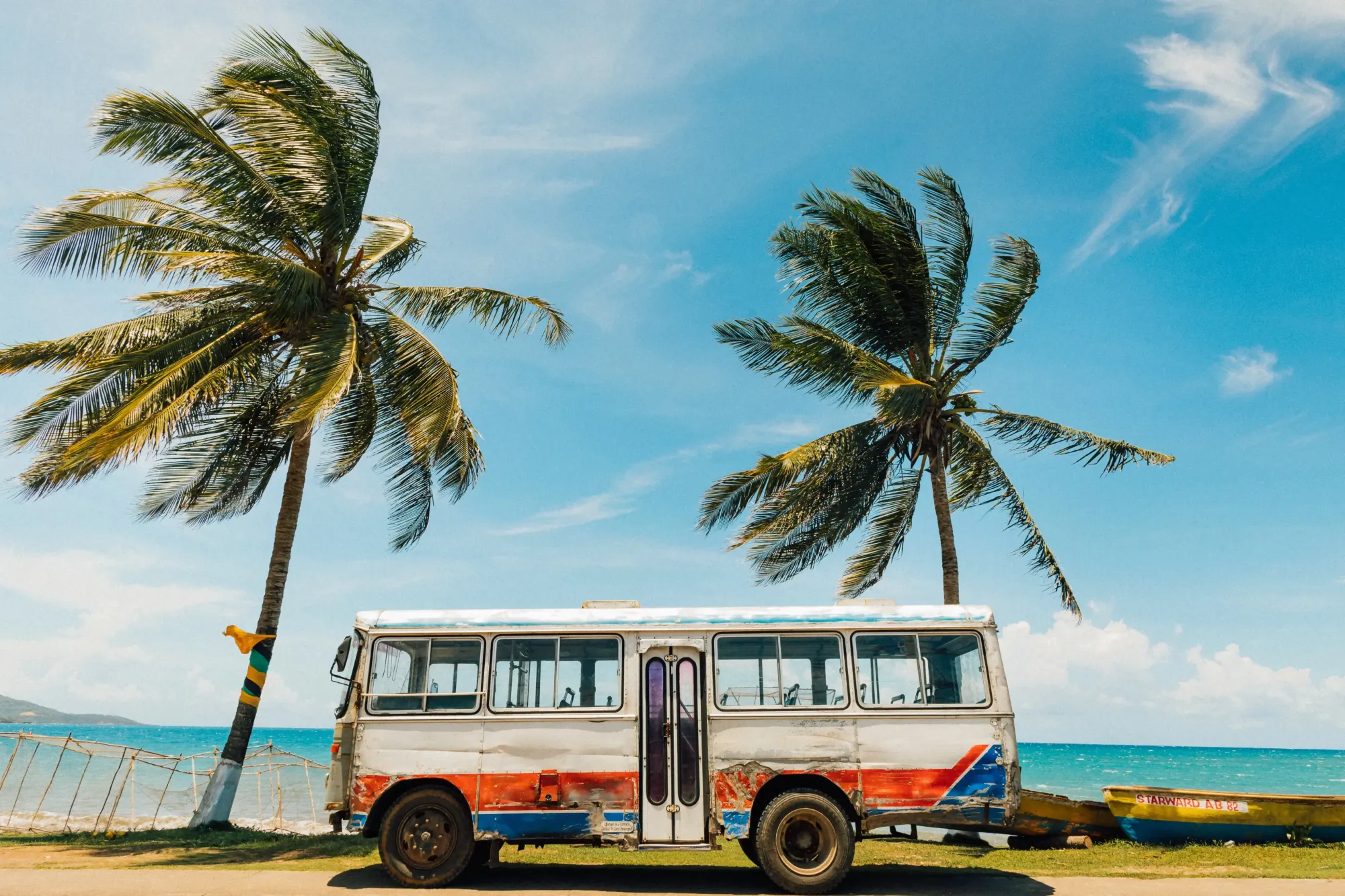 jamajka-bus-1-1-1.webp