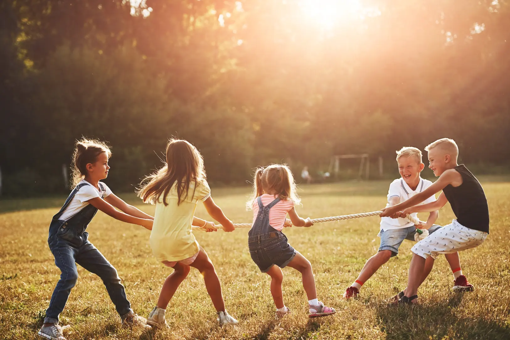 otroci-v-poletnem-kampu-freepik-11-12-2023-2.webp