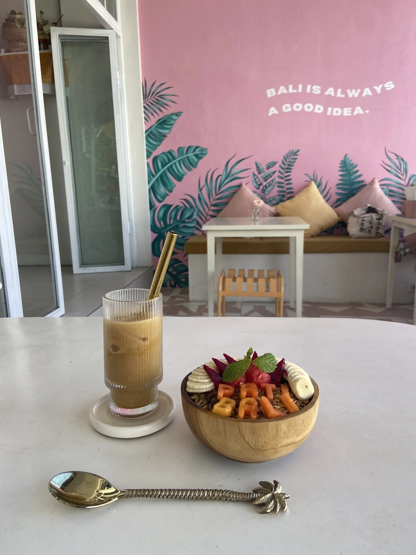 kava-smoothie-skleda-zajtrk-bali