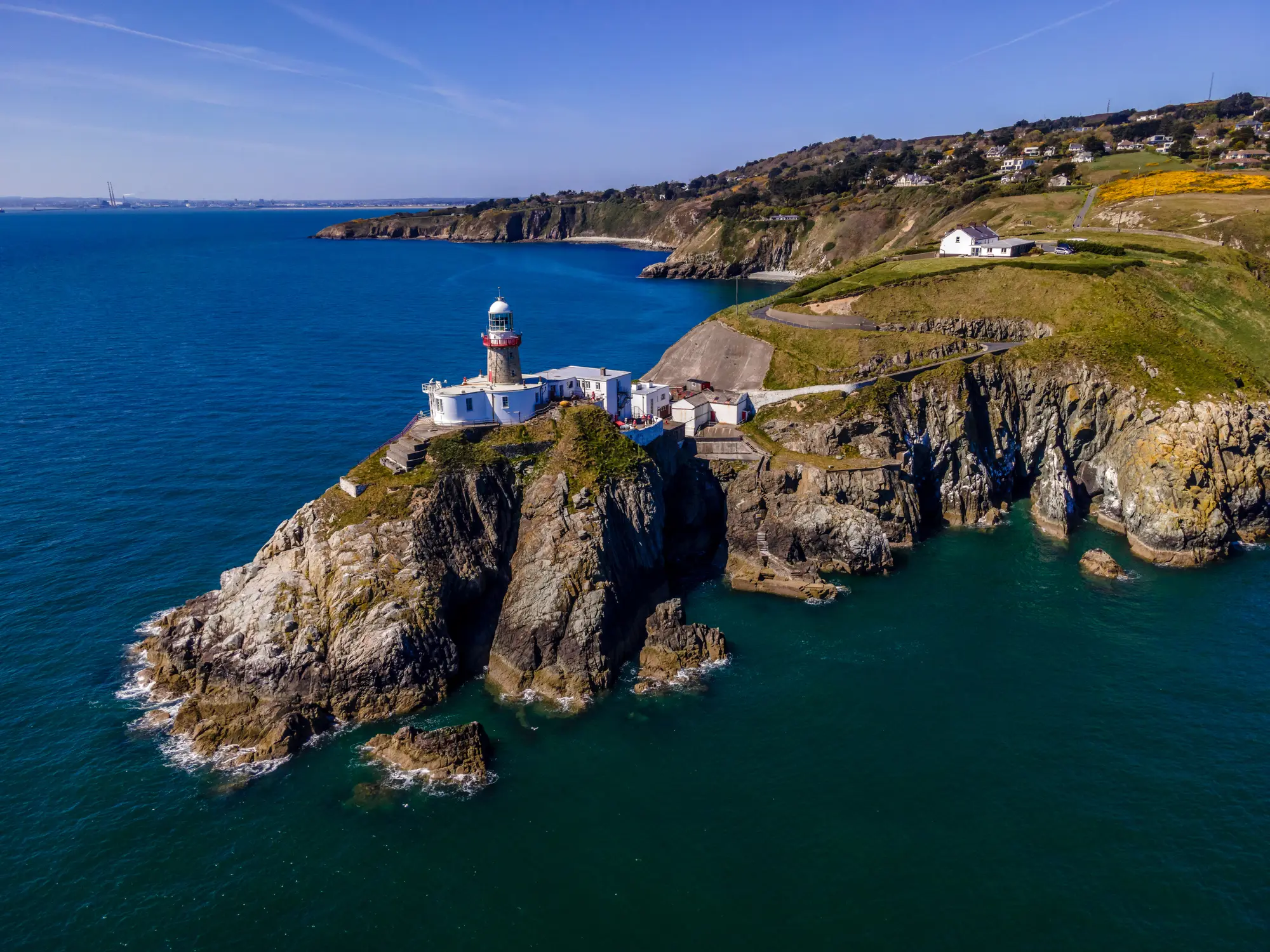 Howth svetilnik in obala blizu Dublina