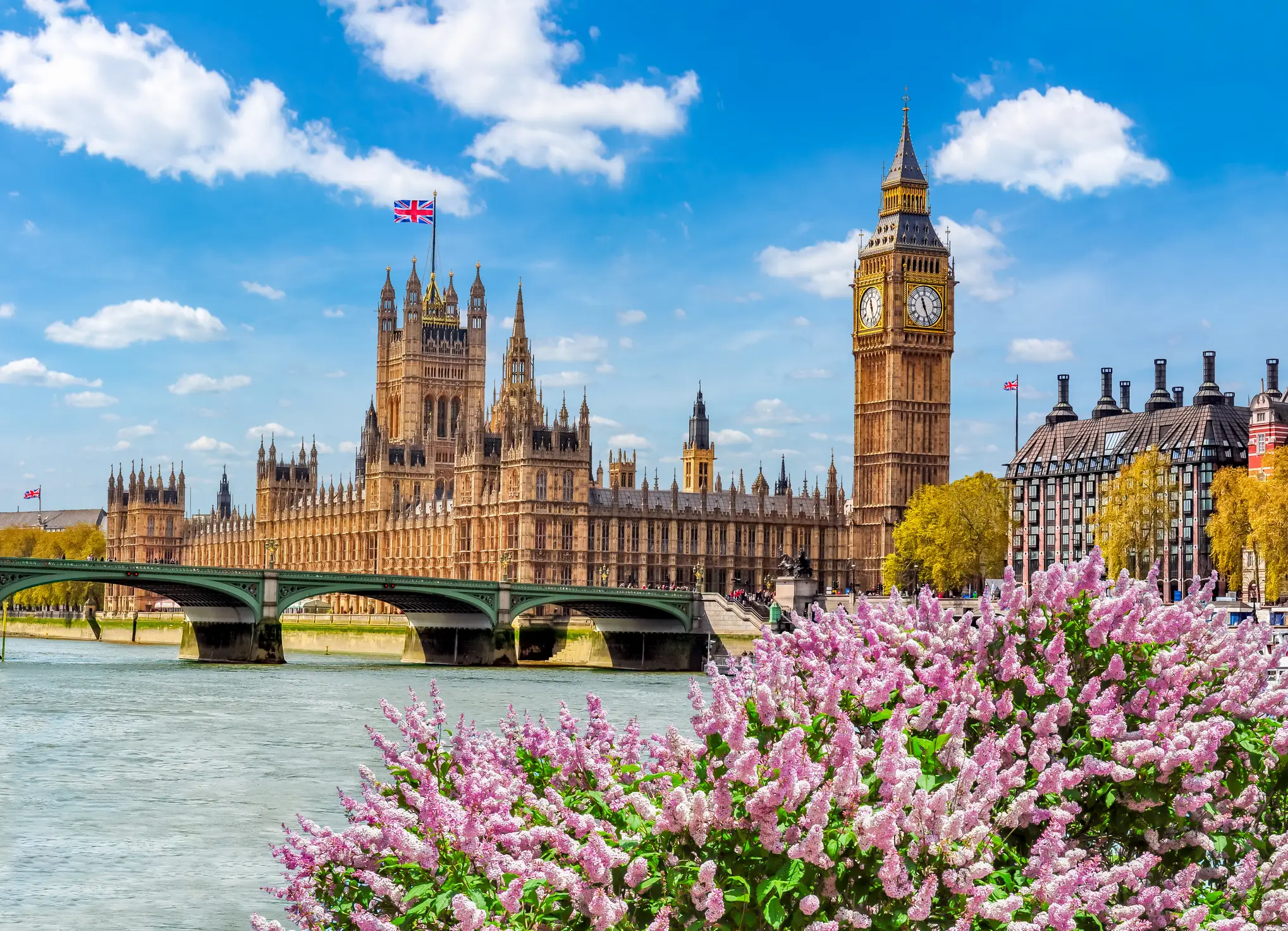 pogled-na-london-spomladi-iStock-26-03-2025.webp