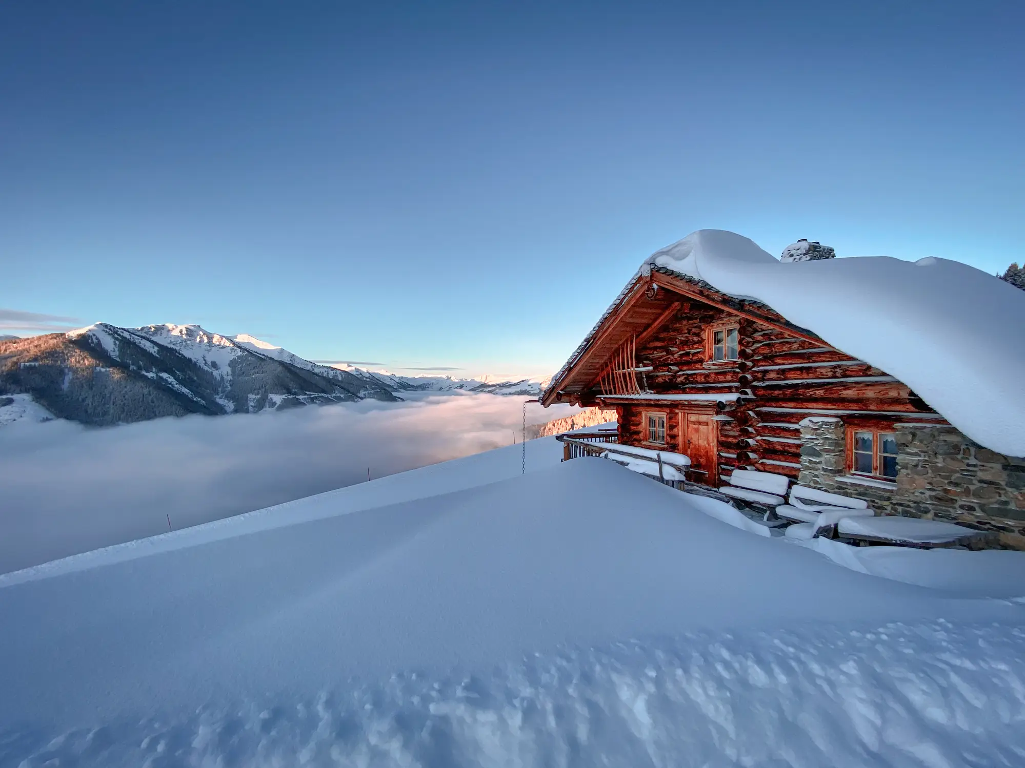 saalbach-hinterglem-s-snegom-prekrita-koca-iStock-23-08-2024.webp