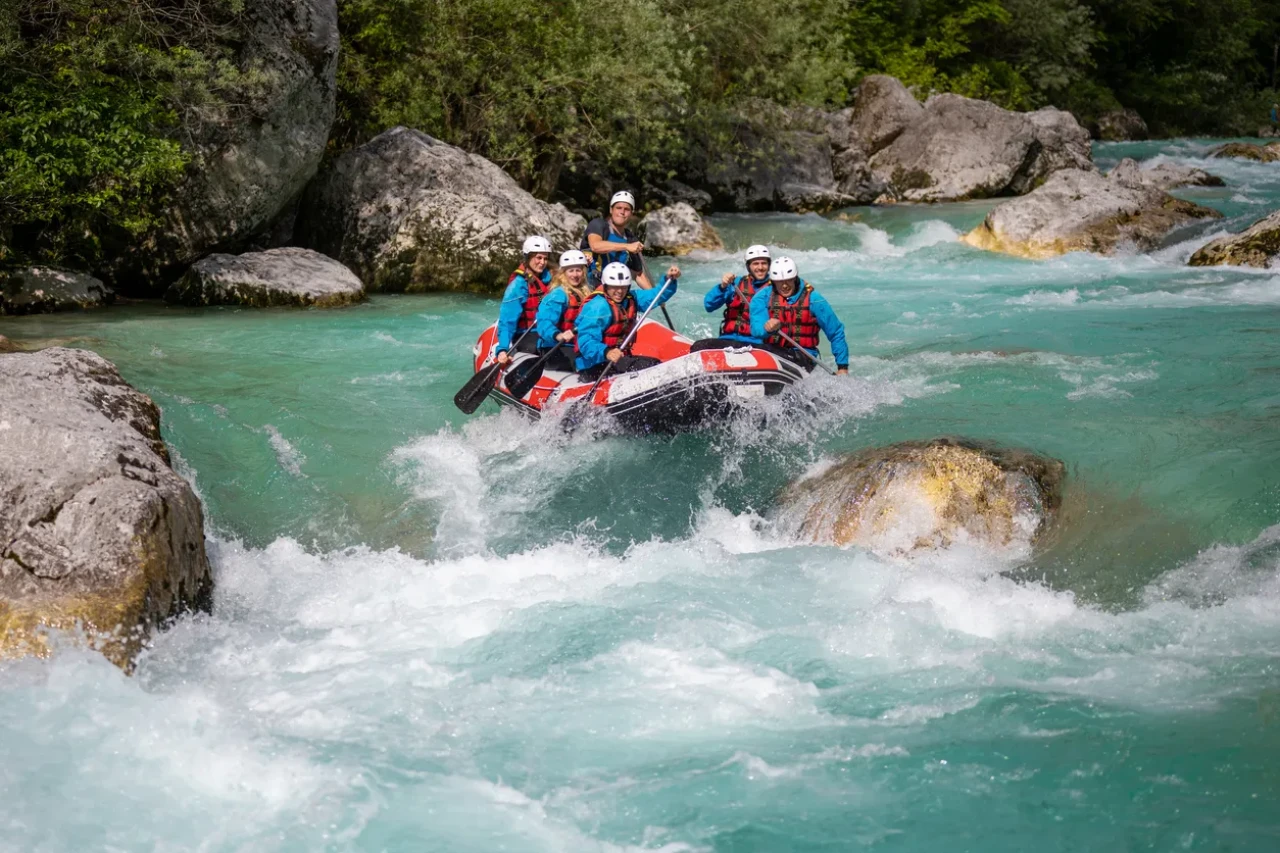 Teambuilding rafting na Soči