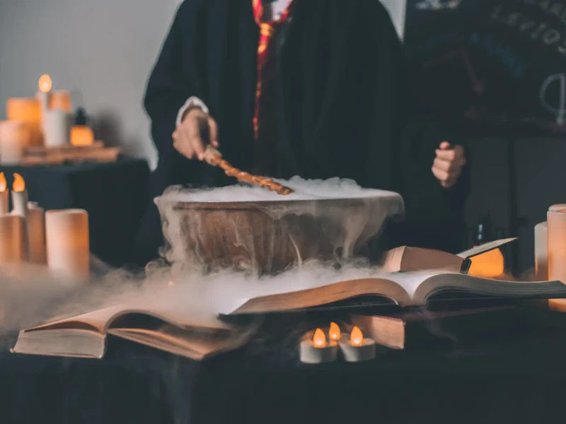 carovniski-kotel-caranje-harry-potter-unsplash.webp