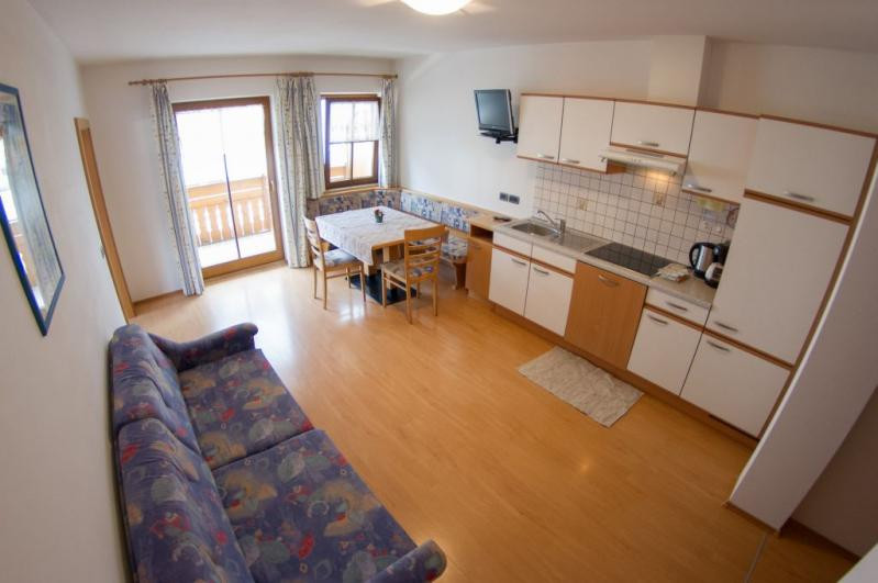 apartmaji-gandler-kuhinja.jpg