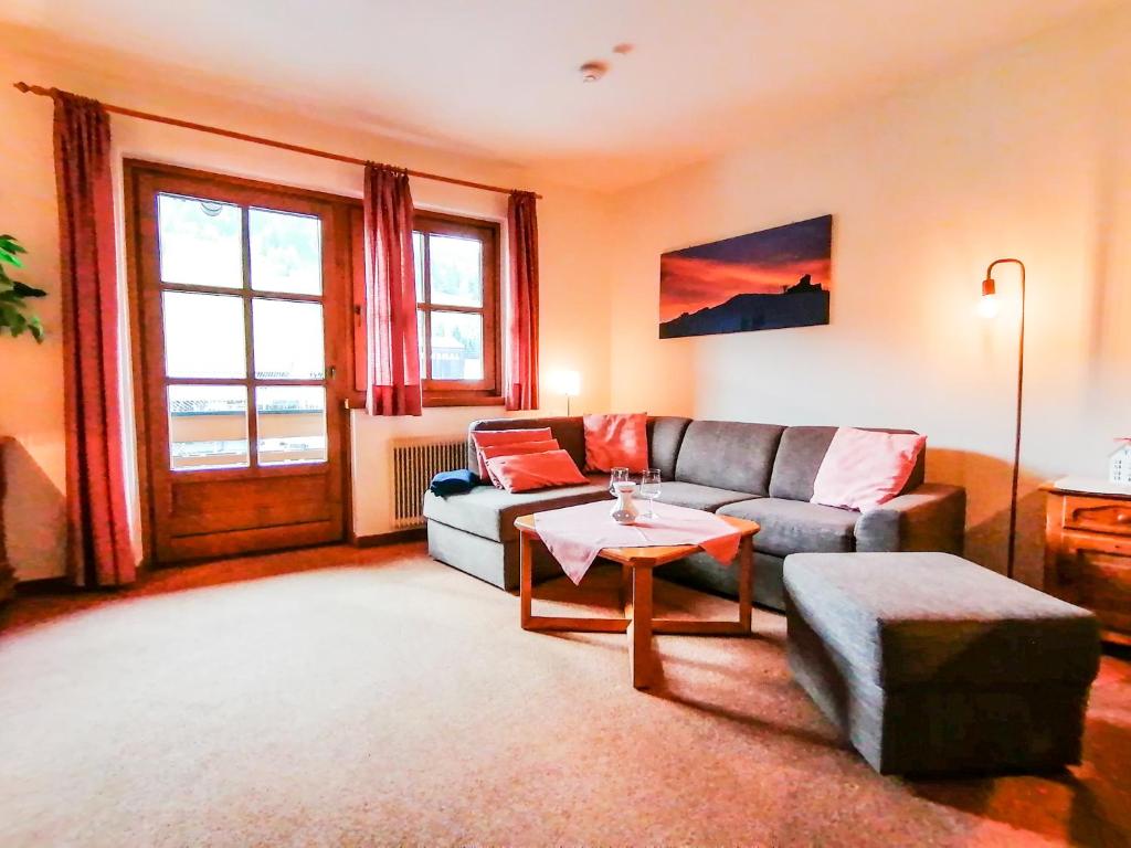 apartmaji-am-romerbad-tip-b-dnevna-soba.jpg