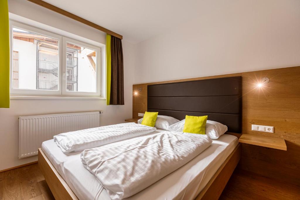 almresort-gartnerkofel-family-chalet-6-oseb-spalnica.jpg