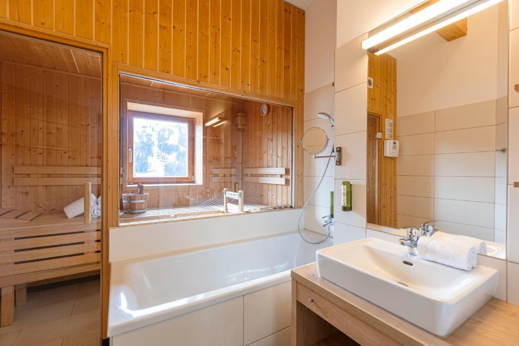almresort-gartnerkofel-superior-chalet-sauna-savna.jpg
