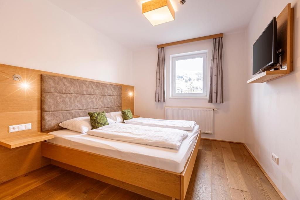 almresort-gartnerkofel-alm-chalet-spalnica.jpg