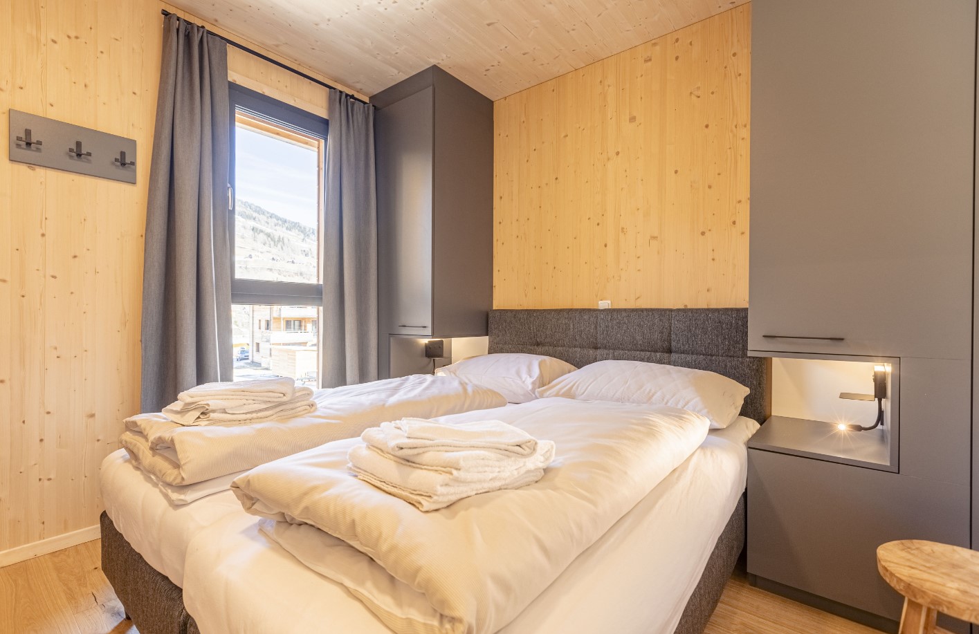 kreischberg-pool-villas-penthouse-spalnica.jpg