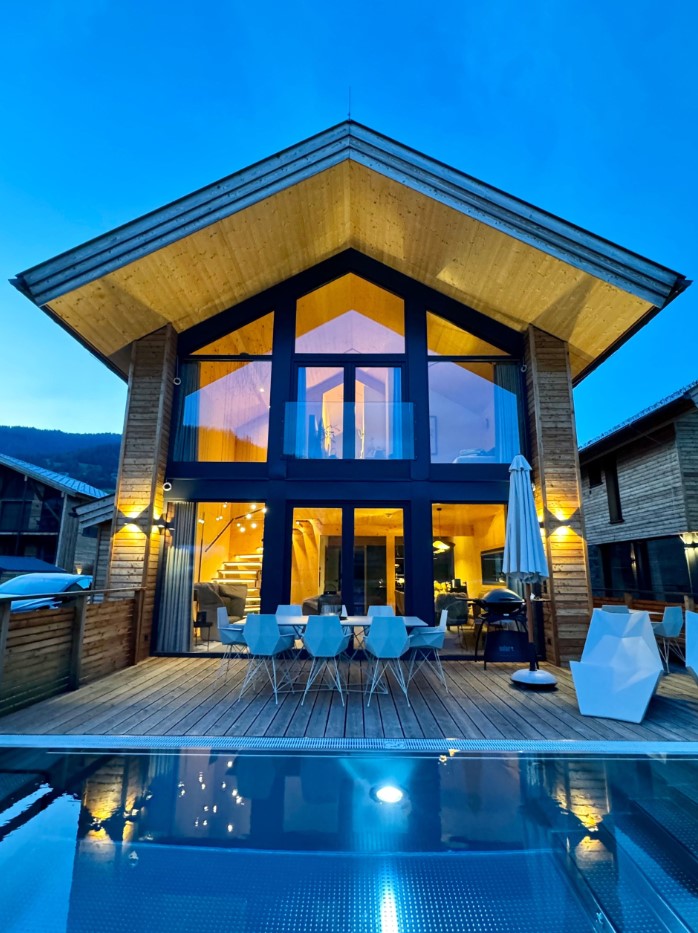 kreischberg-Pool-Villas-panorama-pogled-na-hiso.jpg