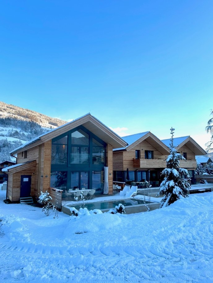 kreischberg-Pool-Villas-panorama-zunanjost-pozimi-2.jpg