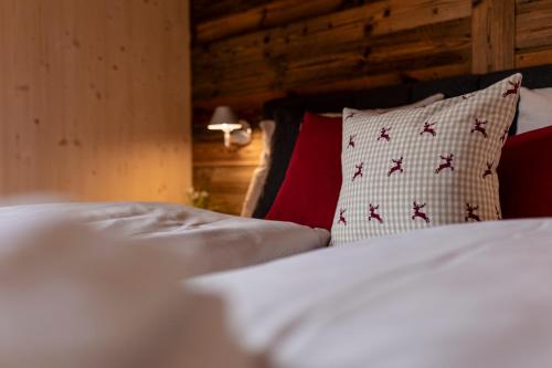 -detajlkreischburg-suite-apartma-mur-spalnica.jpg