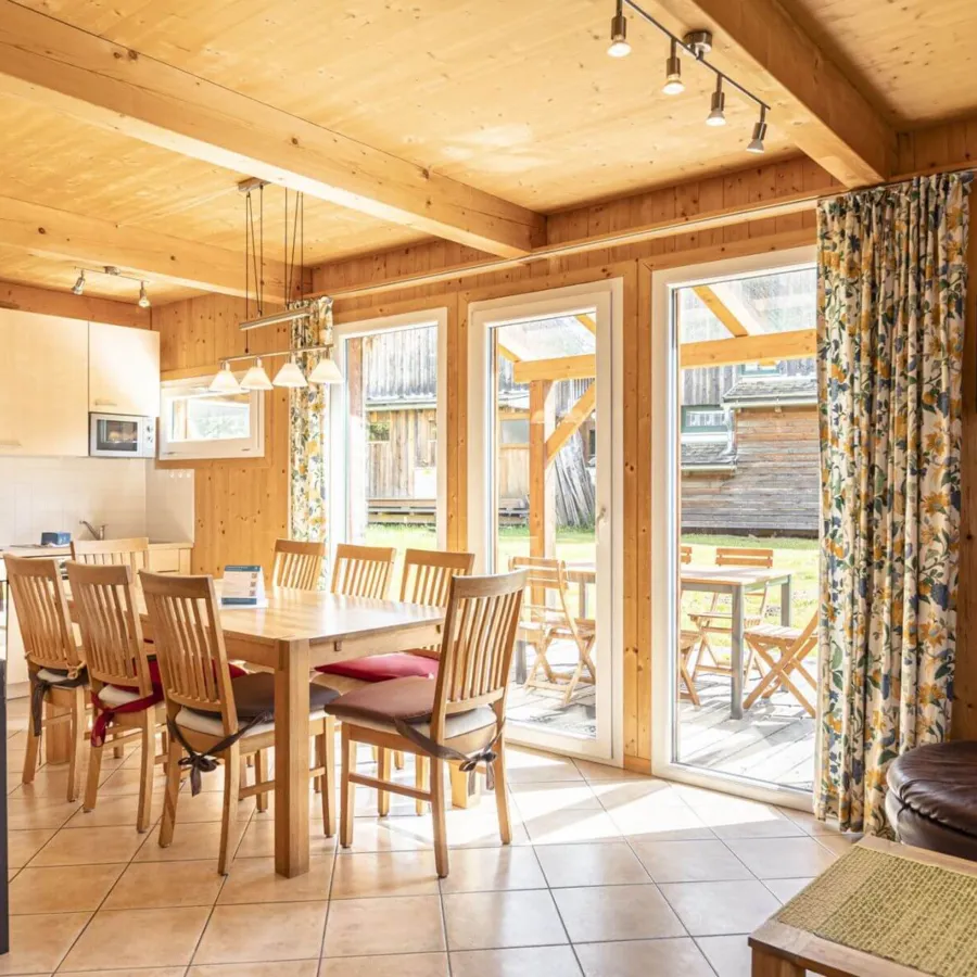 hisa-ferienhaus70-jedilnica.webp