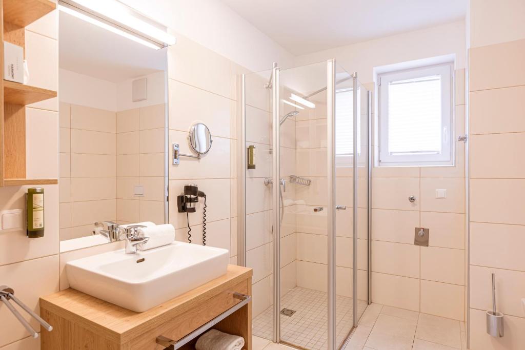almresort-gartnerkofel-alm-chalet-s-sauno-kopalnica.jpg