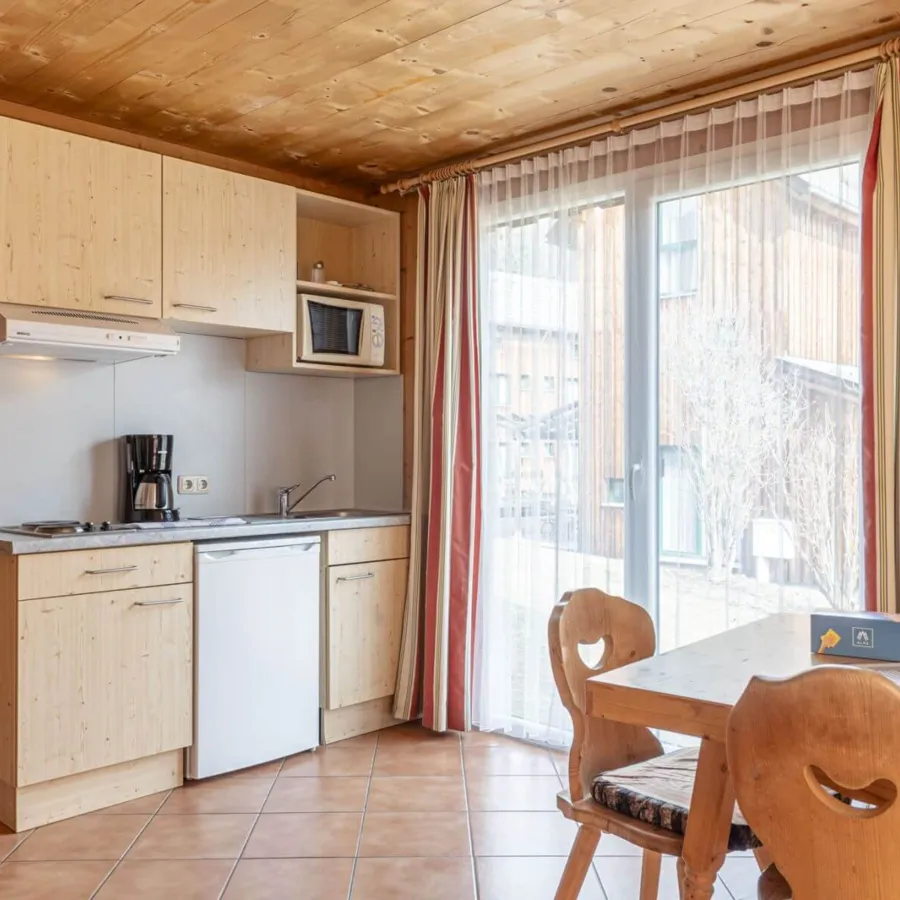 hisa-troadkasten-35-jedilnica-in-kuhinja.webp