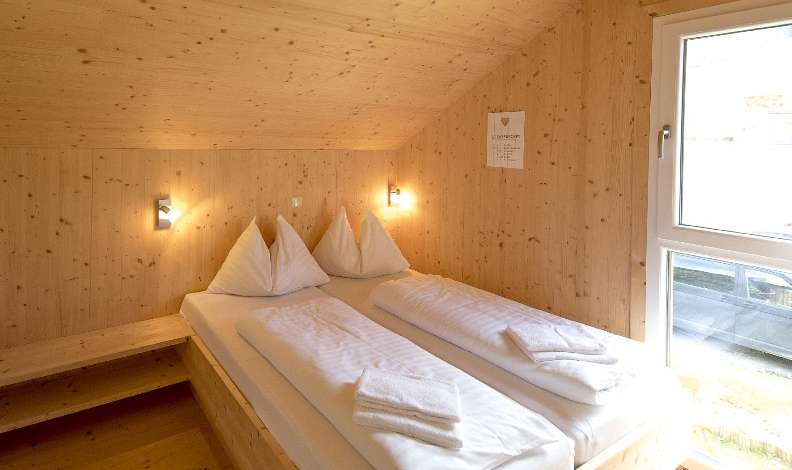 Kreischberg-Chalets-chalet-wellness-superior-spalnica.jpg