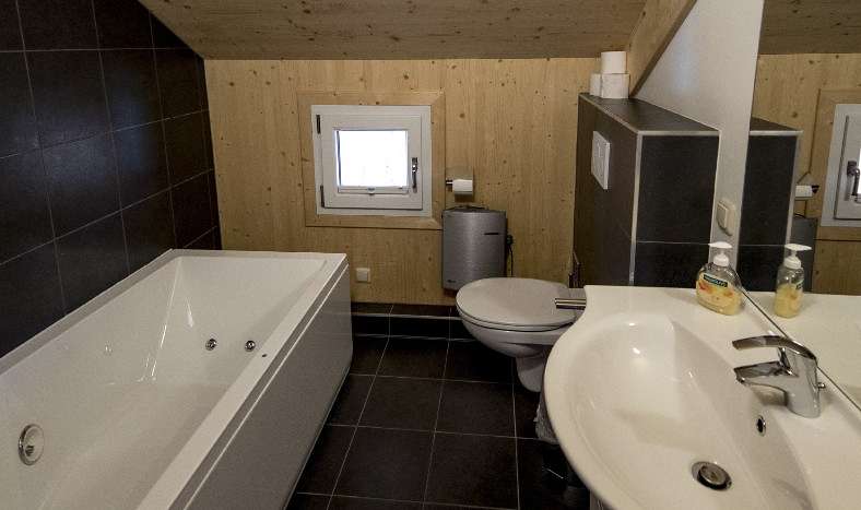 Kreischberg-Chalets-chalet-wellness-superior-kopalnica-2.jpg