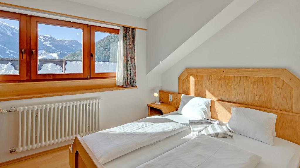 hotel-hinteregger-matrei-skiopening-spalnica-2.jpg