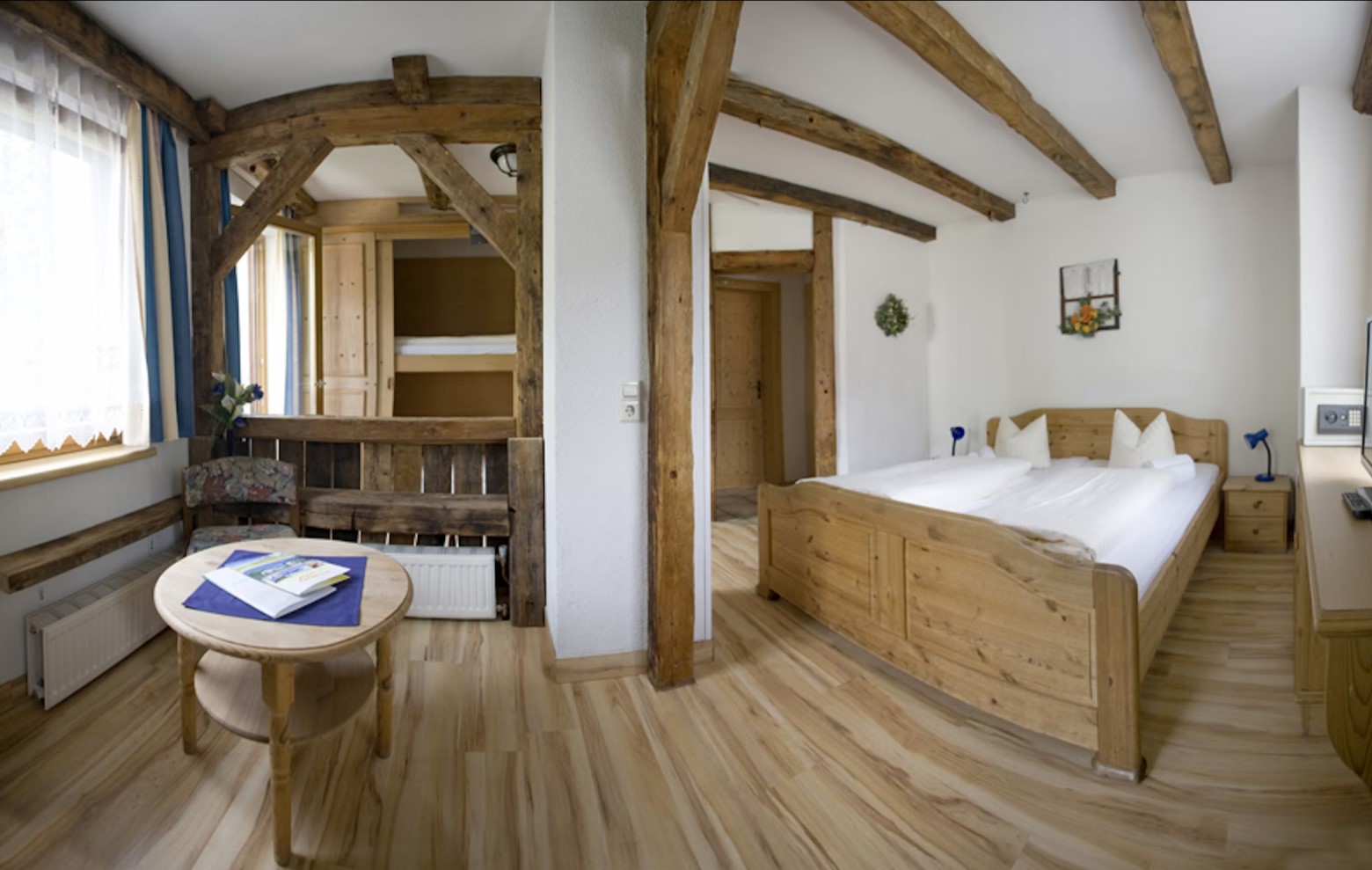 hotel-hohe-tauren-triposteljna-soba-spalnica.jpg