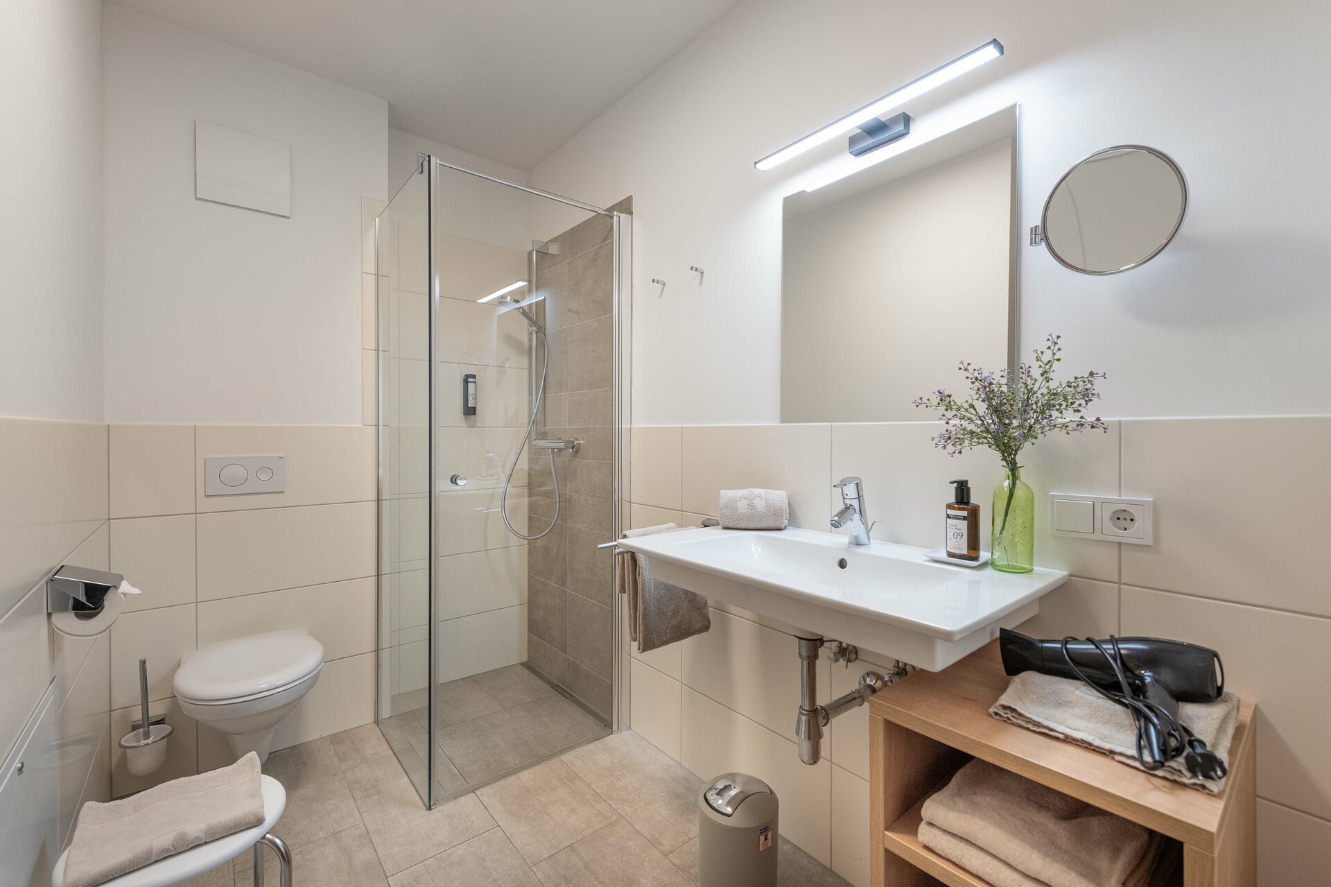 skiopening-matrei-nomago-apartmaji-montana-32m-kopalnica.jpg