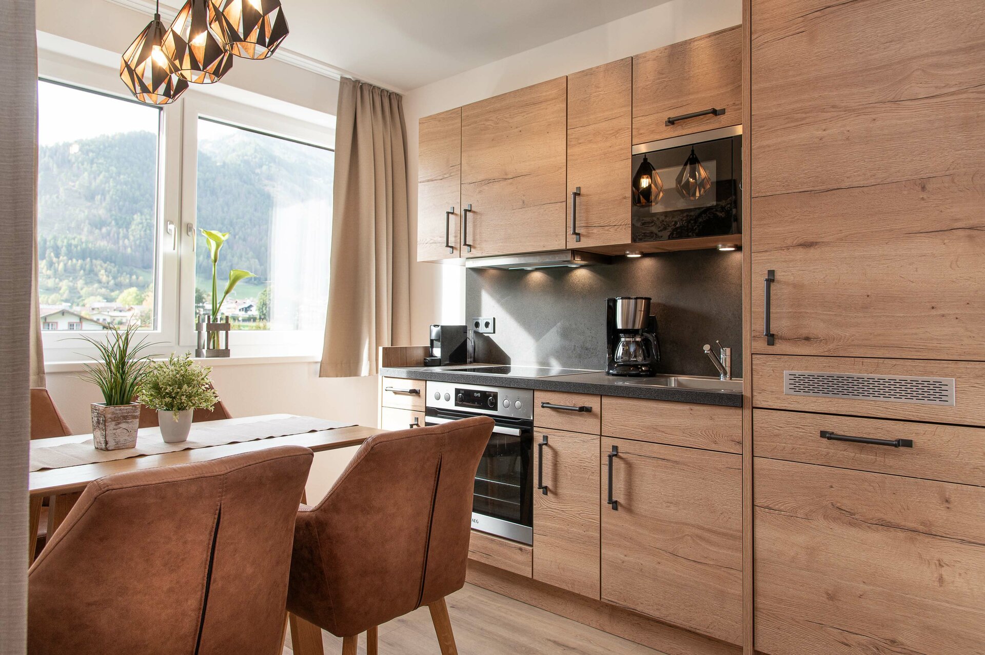 skiopening-matrei-nomago-apartmaji-montana-32m-kuhinja-detajl.jpg