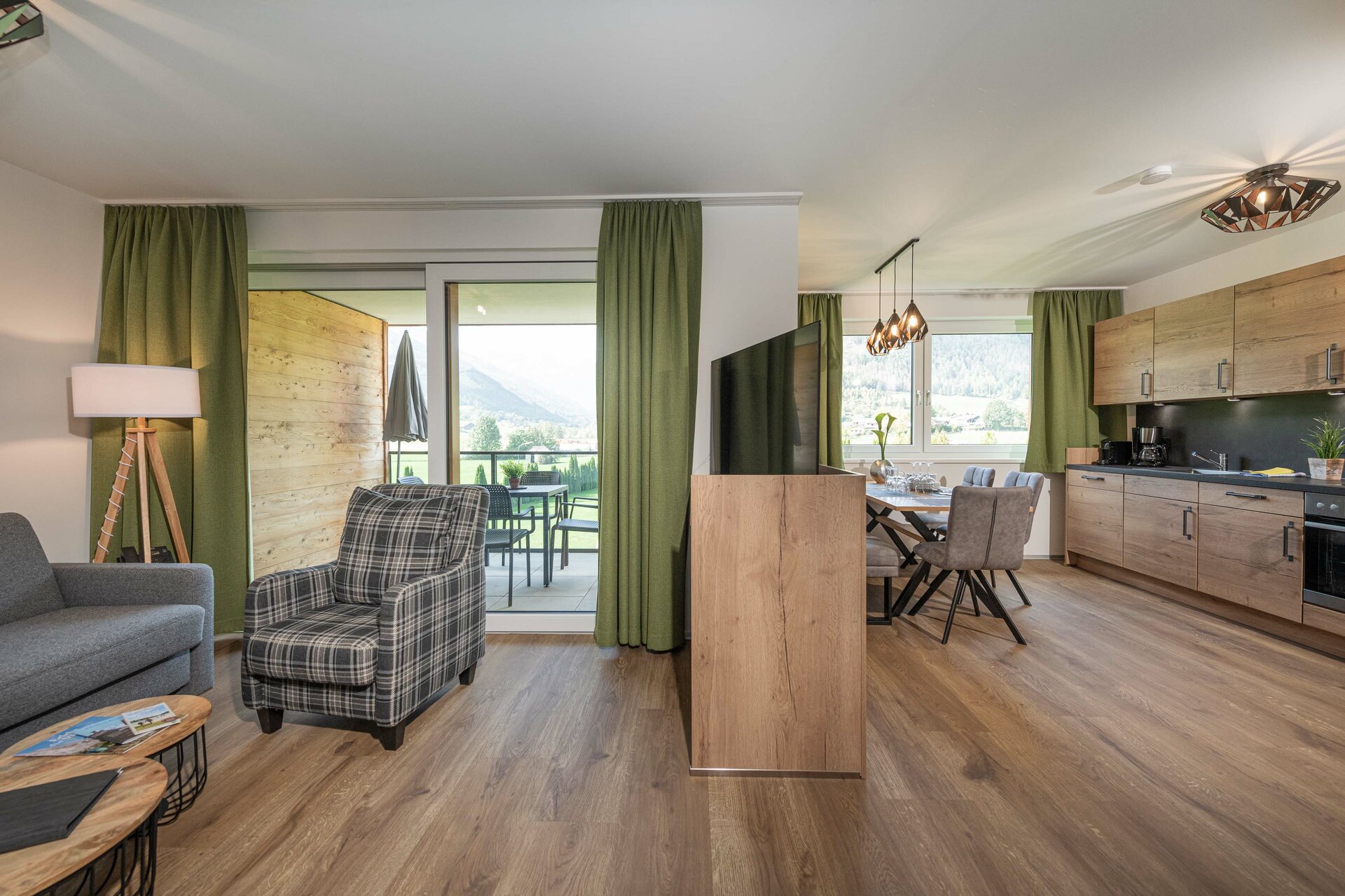 skiopening-matrei-apartmaji-montana-alpenparks-classic-70-dnevna-in-kuhinja.jpg
