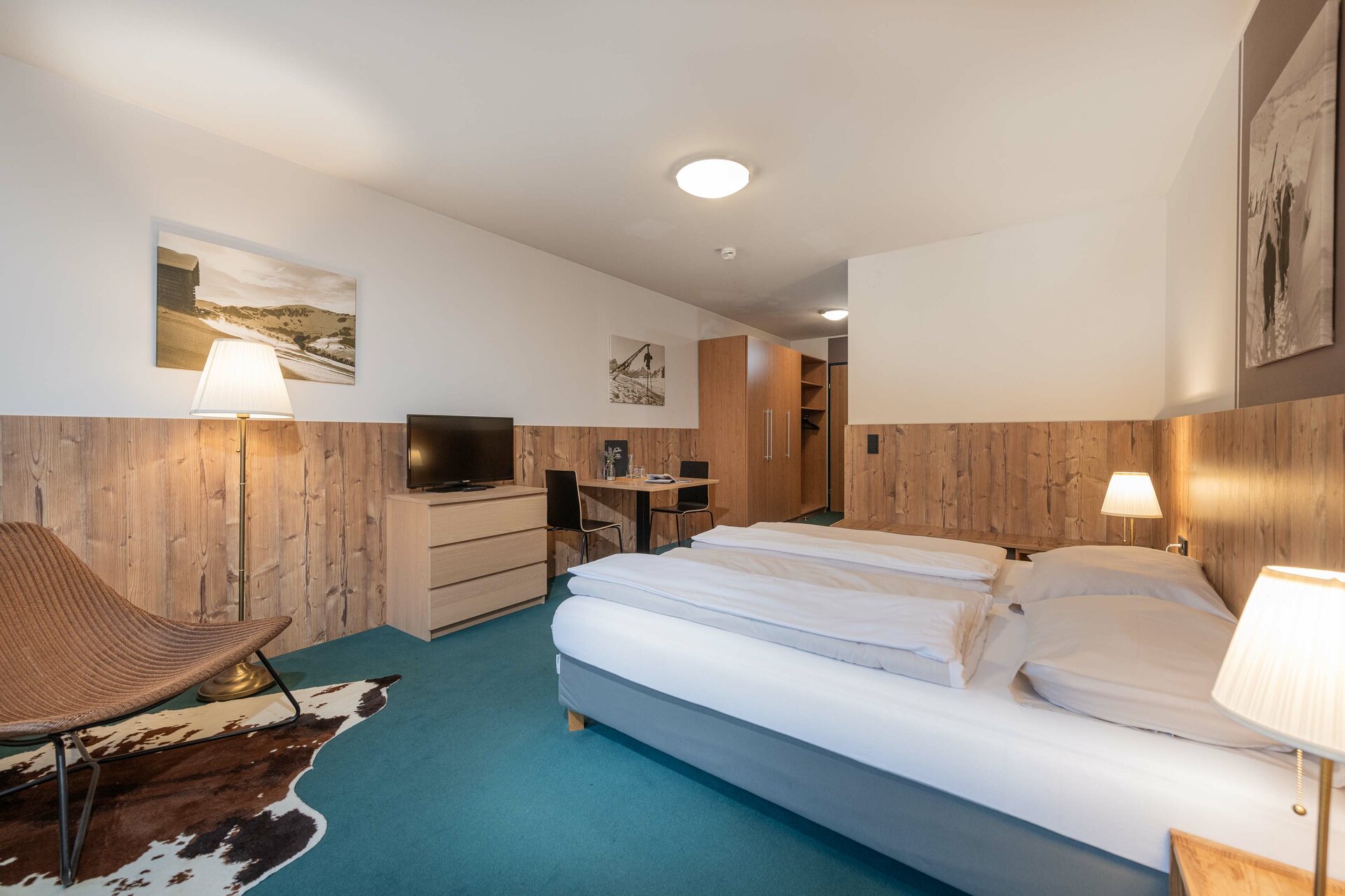 matrei-skiopening-hotel-alpenparks-montana-soba-standard-spalnica.jpg