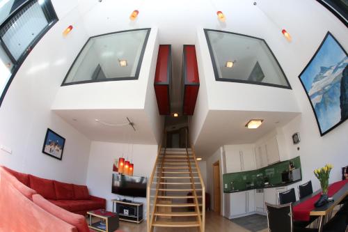 skiopening-matrei-apartmaji-panorama-Grossglockner-87m2-pogled-na-etažo.jpg