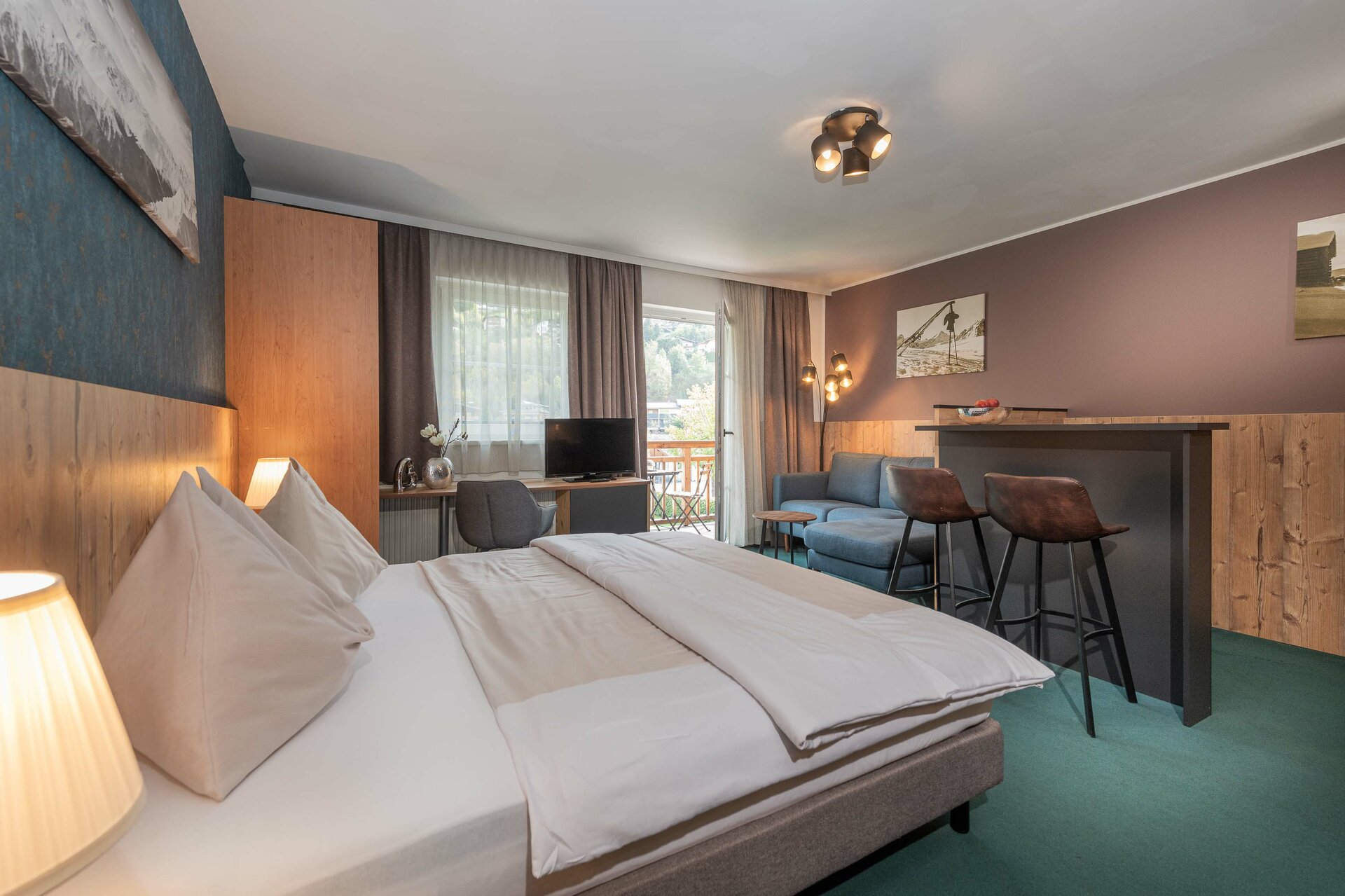-2matrei-skiopening-hotel-alpenparks-soba-super-spalnica.jpg