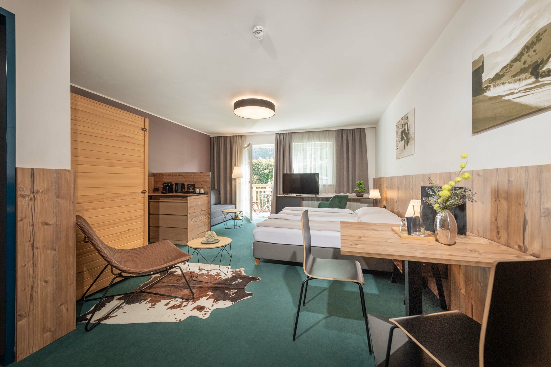 matrei-skiopening-hotel-alpenparks-montana-soba-s-savno-spalnica.jpg
