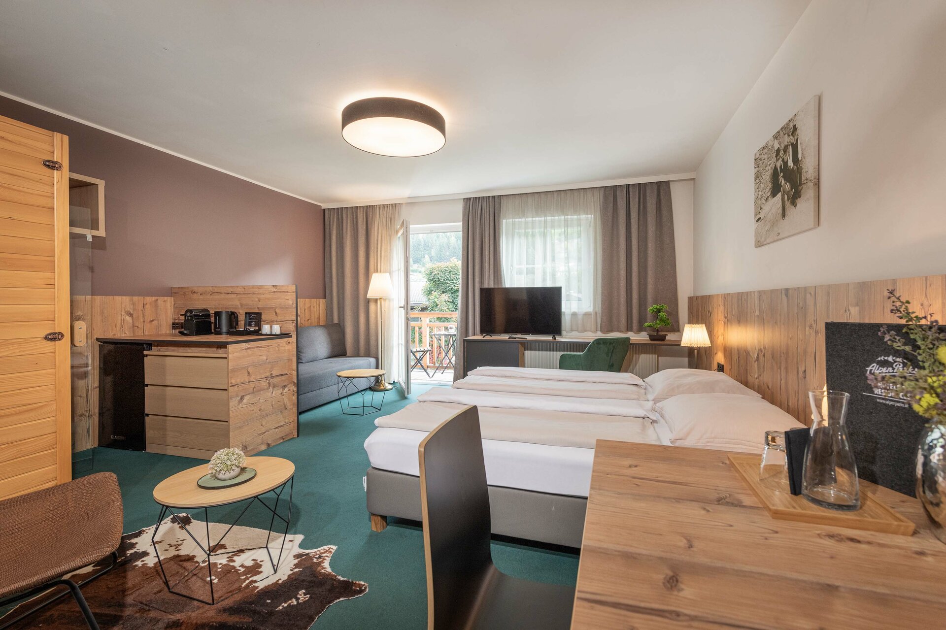 matrei-skiopening-hotel-alpenparks-montana-soba-s-savno-spalnica-2.jpg