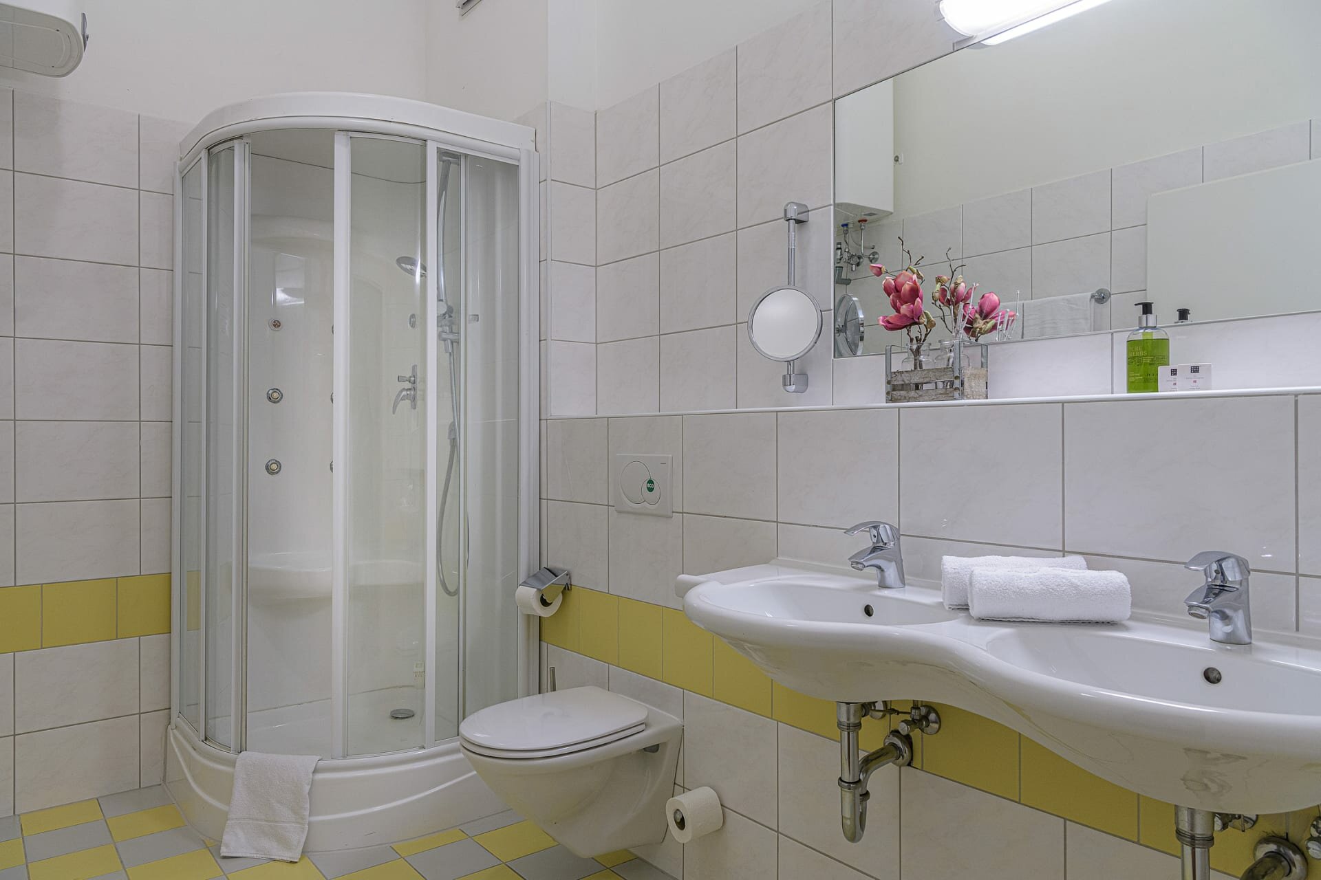 alpenparks-apartment-ferienresort-rehrenberg-alpine-classic-kopalnica.jpg