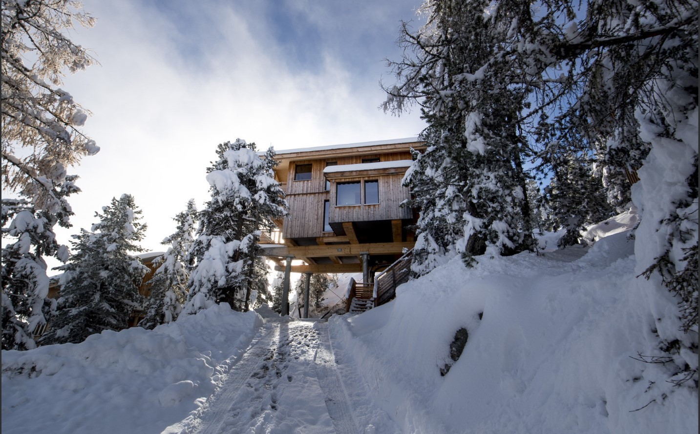 alpenpark-turracher-hohe-namestitev-8-10-oseb-zunanjost.jpg