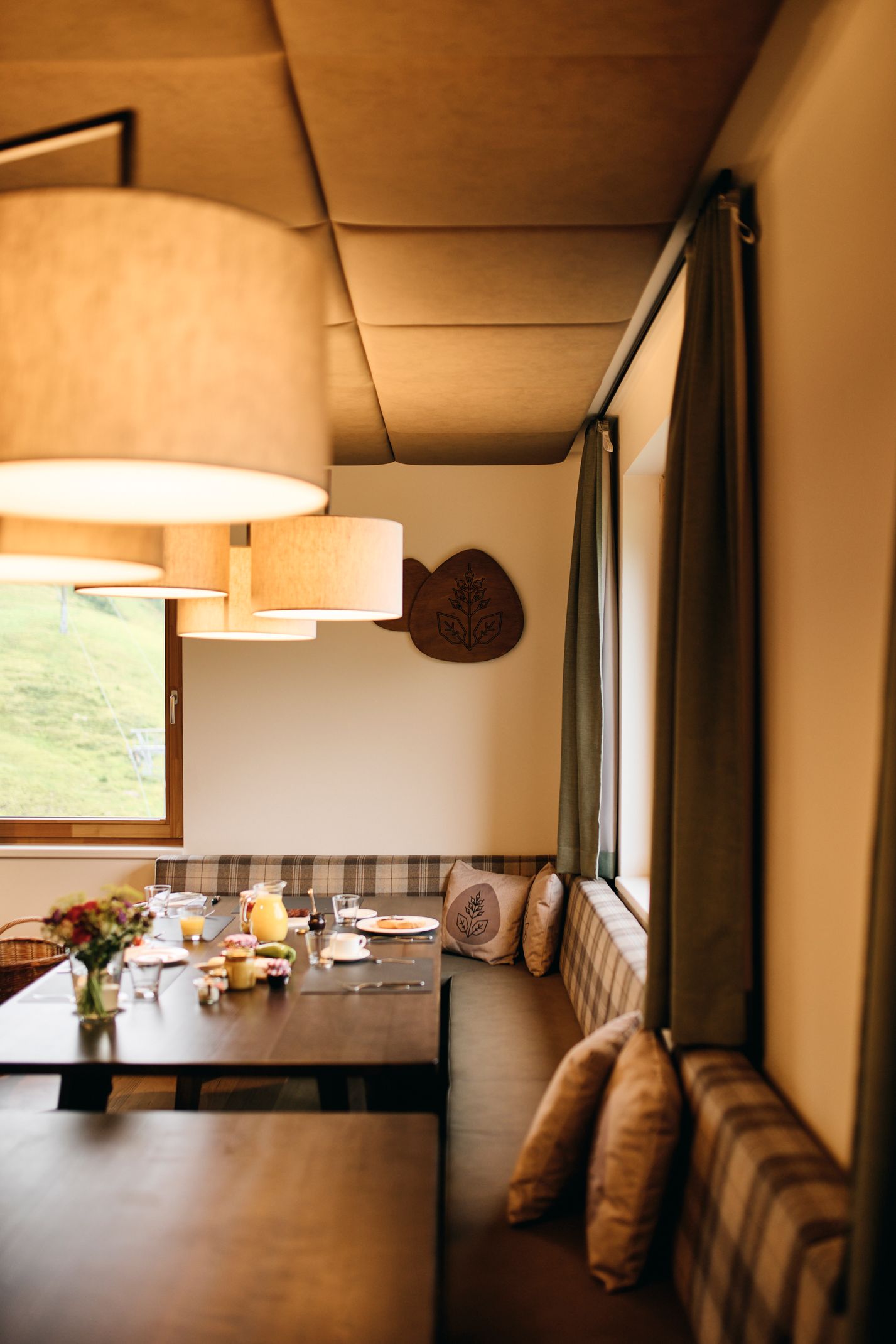 apartmaji-alm-resort-sonnealpe-enzian-lodge-jedilni-kot.jpg