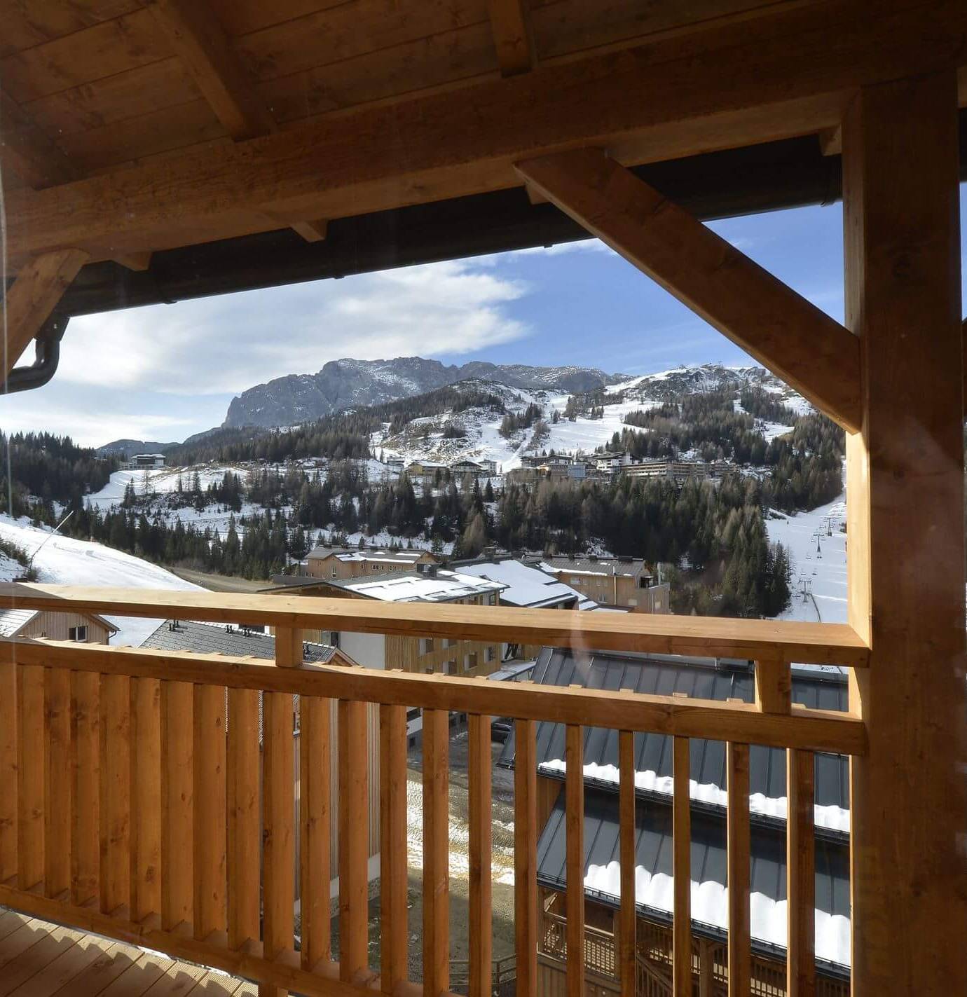 apartmaji-nasssfled-enzian-lodge-sup-razgled-iz-sobe.jpg