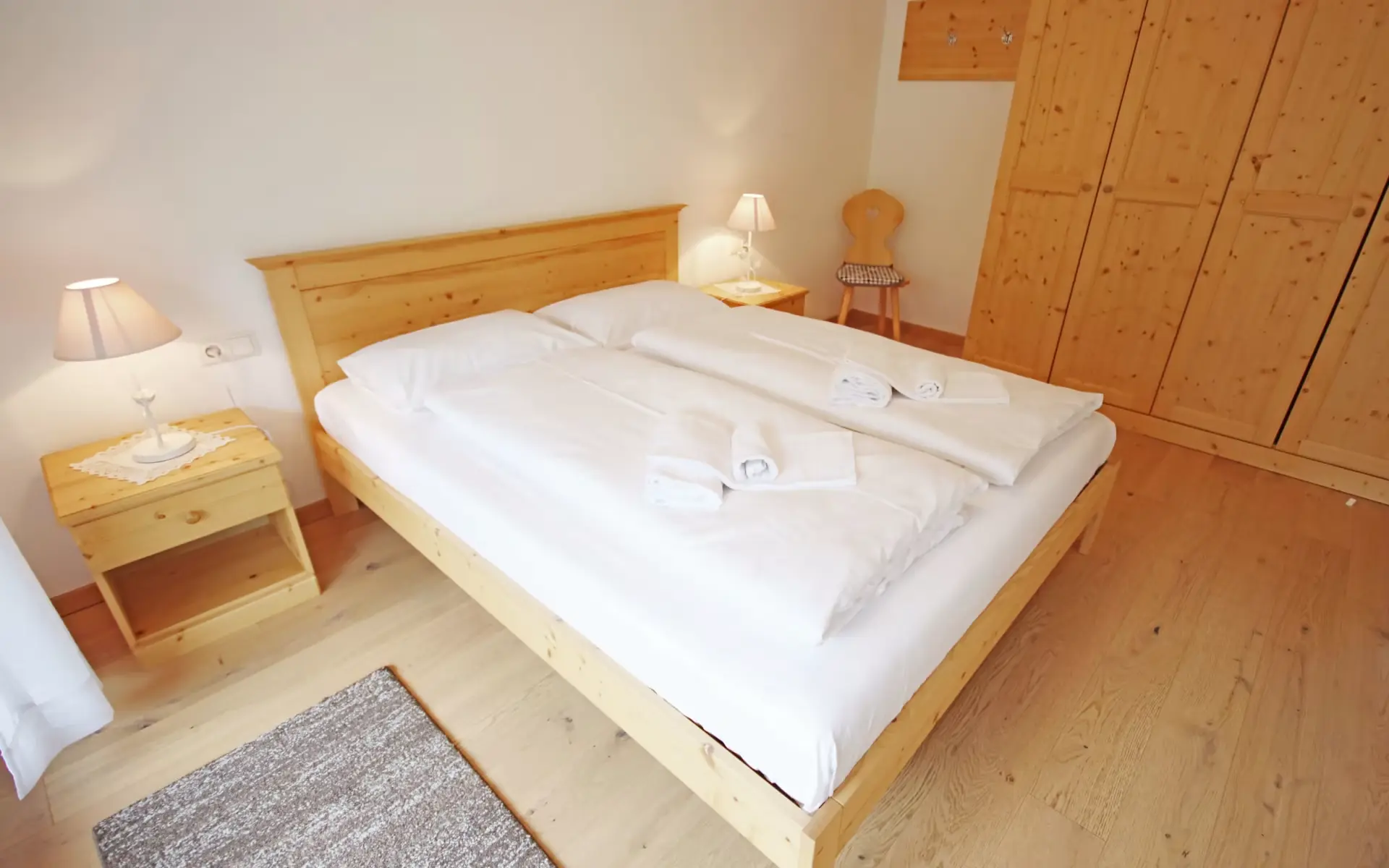 apartmaji-sesto-app-115-spalnica-2.webp