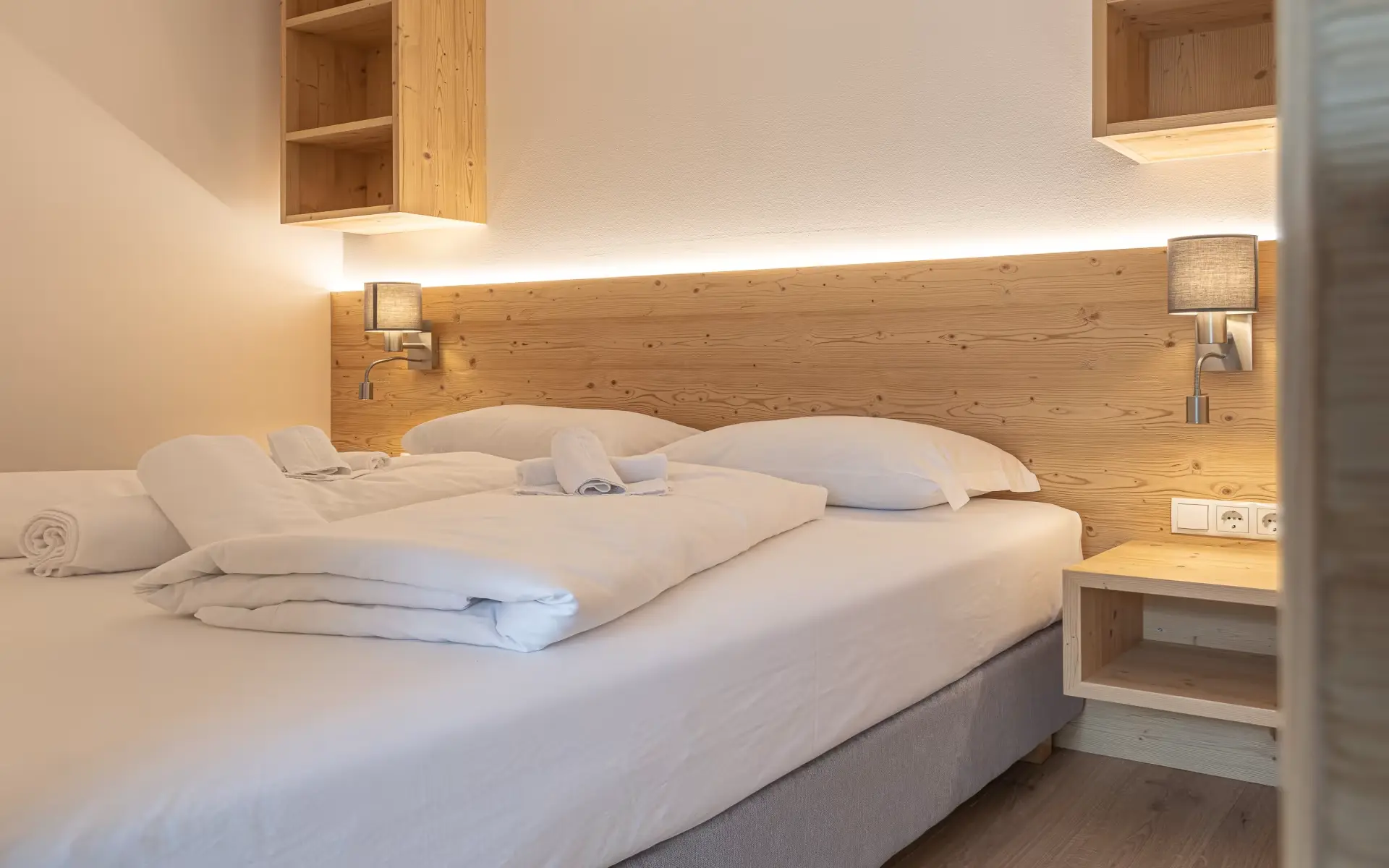 apartmaji-sexten-app-180-jspalnica.webp