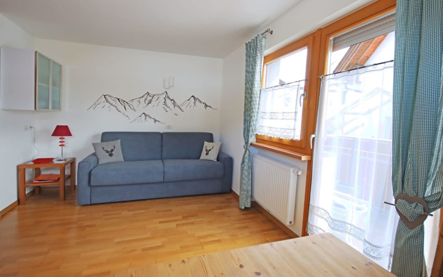 smucanje-kronplatz-apartma-auer-tip-137-dnevna-soba.jpg