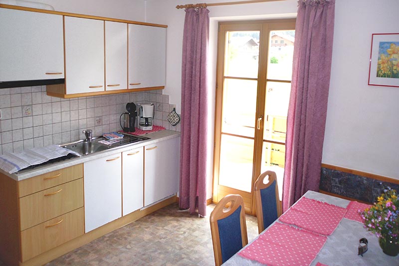 apartmaji-gandlerhof-kronplatz-kuhinja.jpg